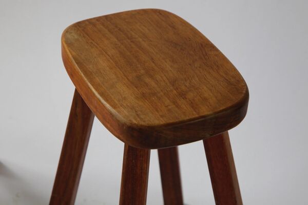 Ensemble de deux tabourets artisanaux vintage, Atelier André Smalle, Belgiq