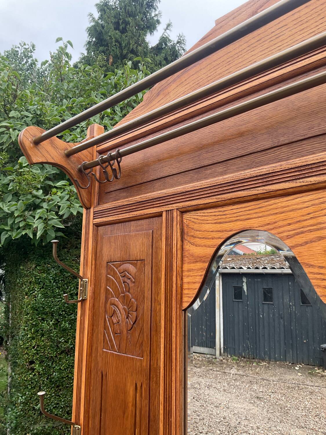 Art Deco oak cloakroom