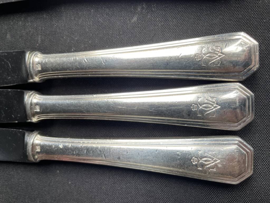 6 George V numbered knives including 3 Christofle