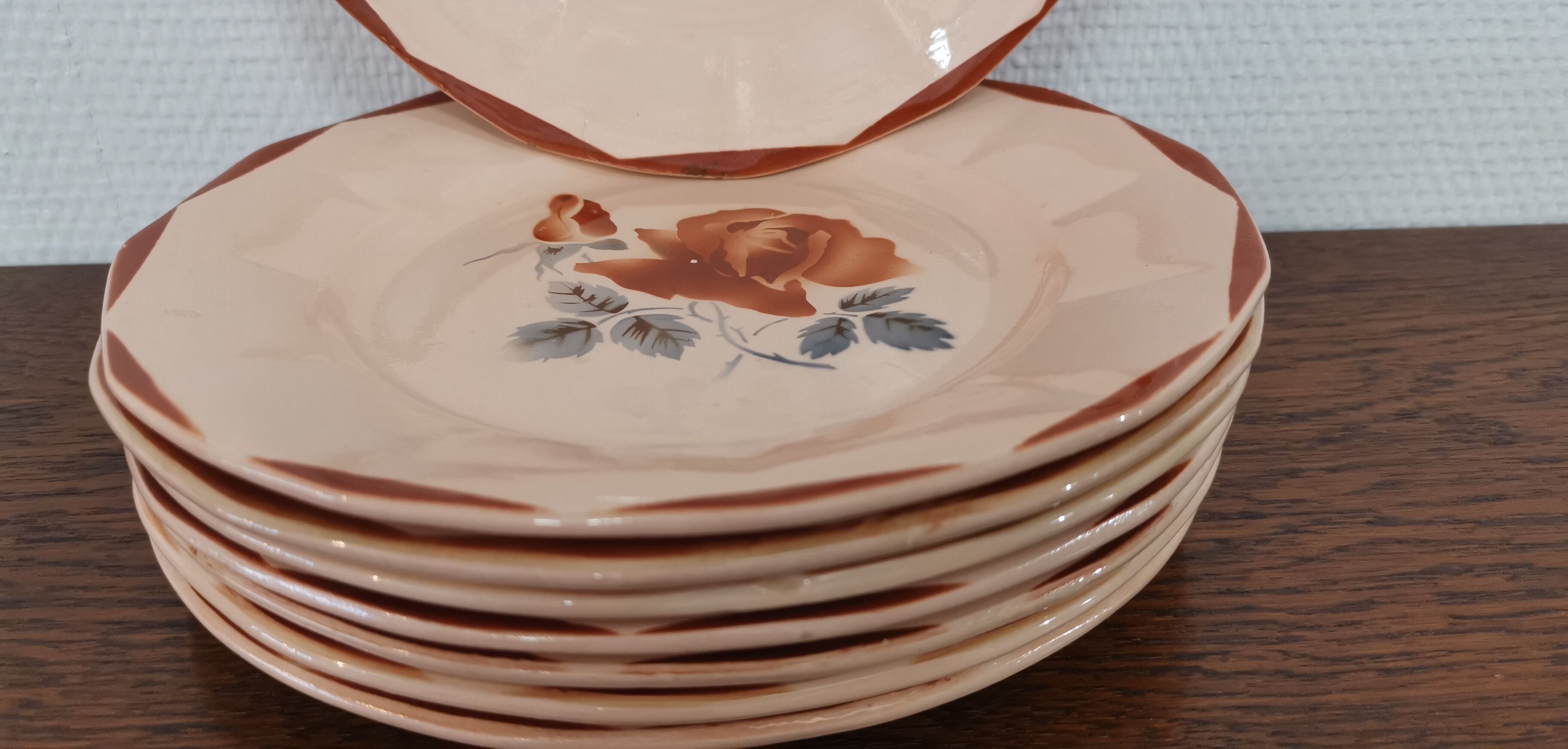 Set of 8 old flat plates Digoin Sarreguemines 9181 Pink pattern