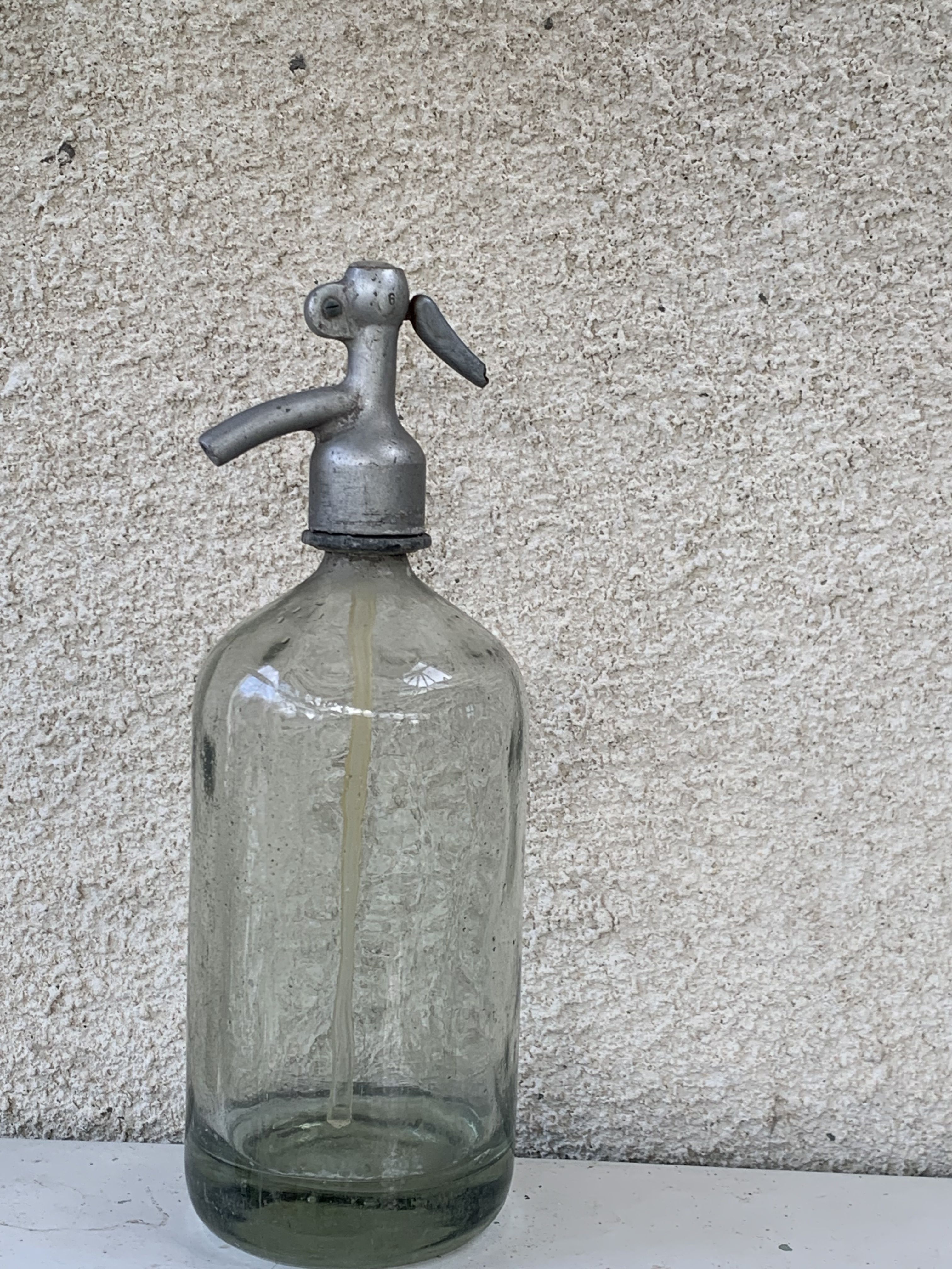Transparent glass siphon, very thick bottom and metal cap
