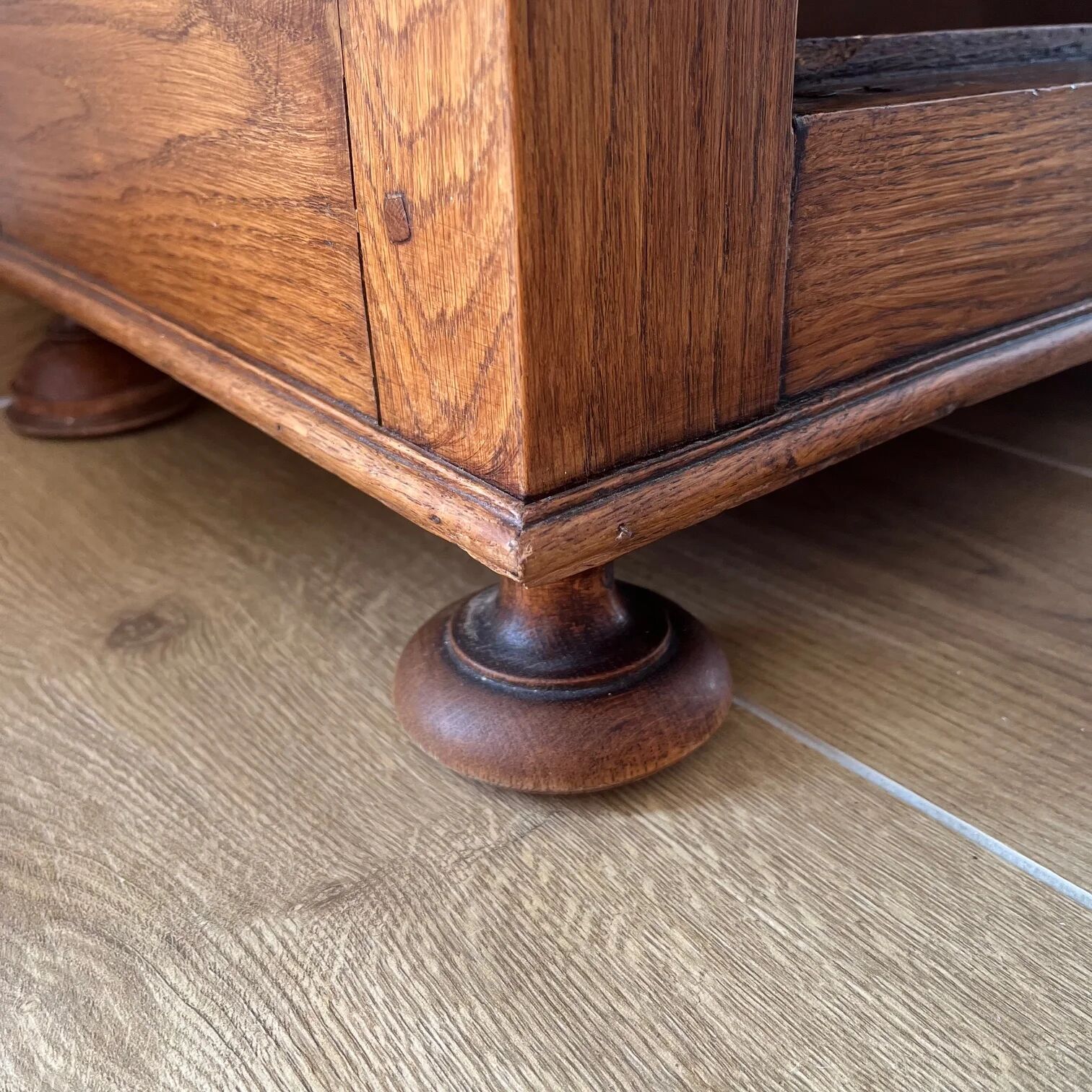 Open oak sideboard in country style, 1930s/50s.