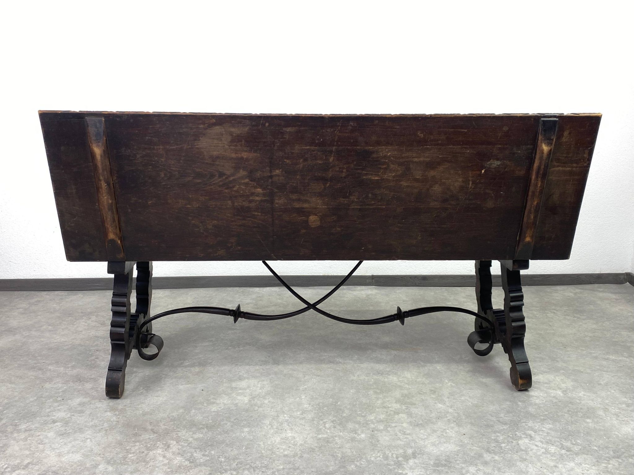 Banc en châtaignier et fer sculpté de la Renaissance espagnole du XIXe siècle