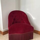 Burgundy velvet armchair – tufted – timeless charm