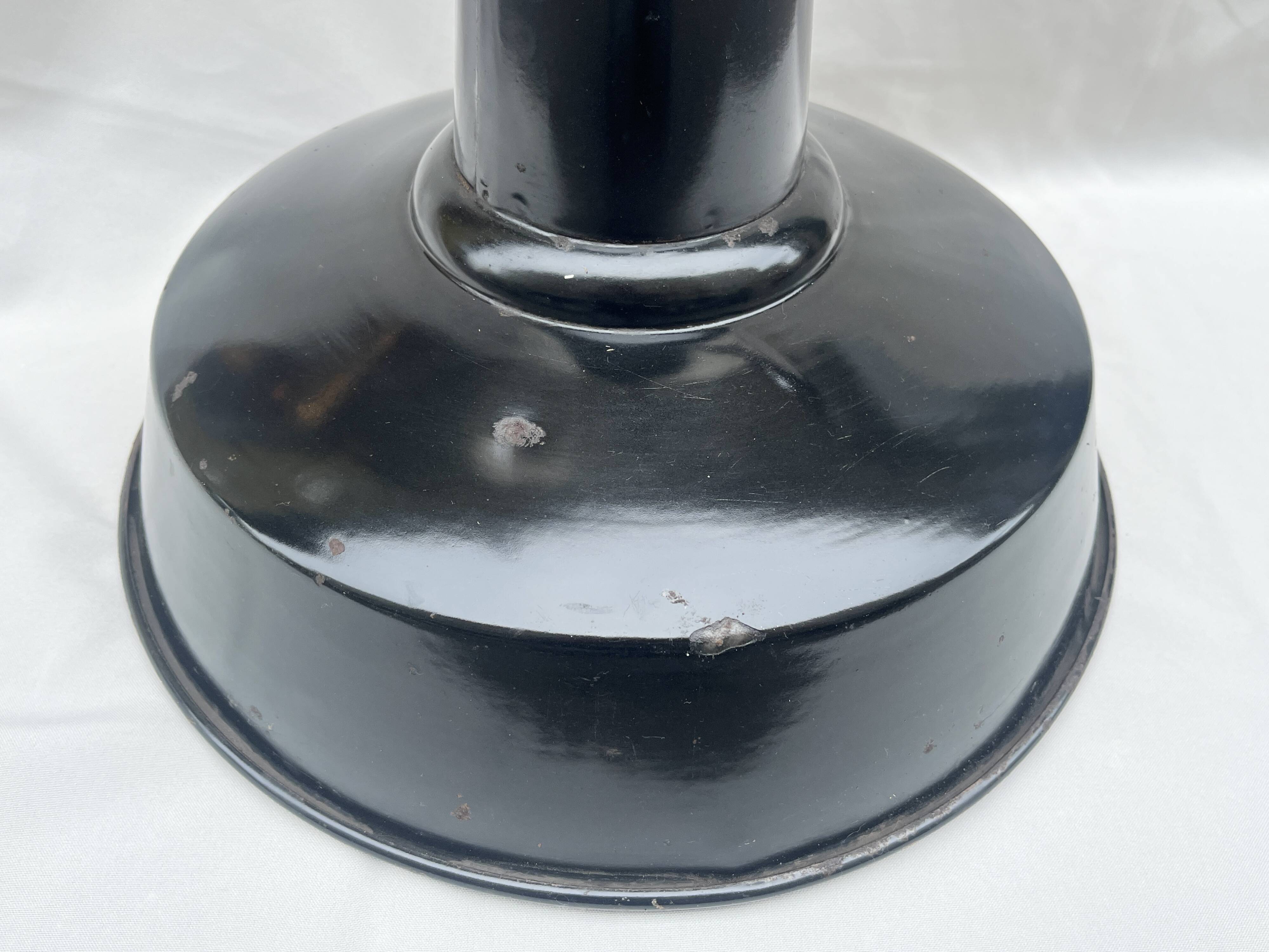 Industrial pendant light in black and white enamelled sheet metal factory bowl