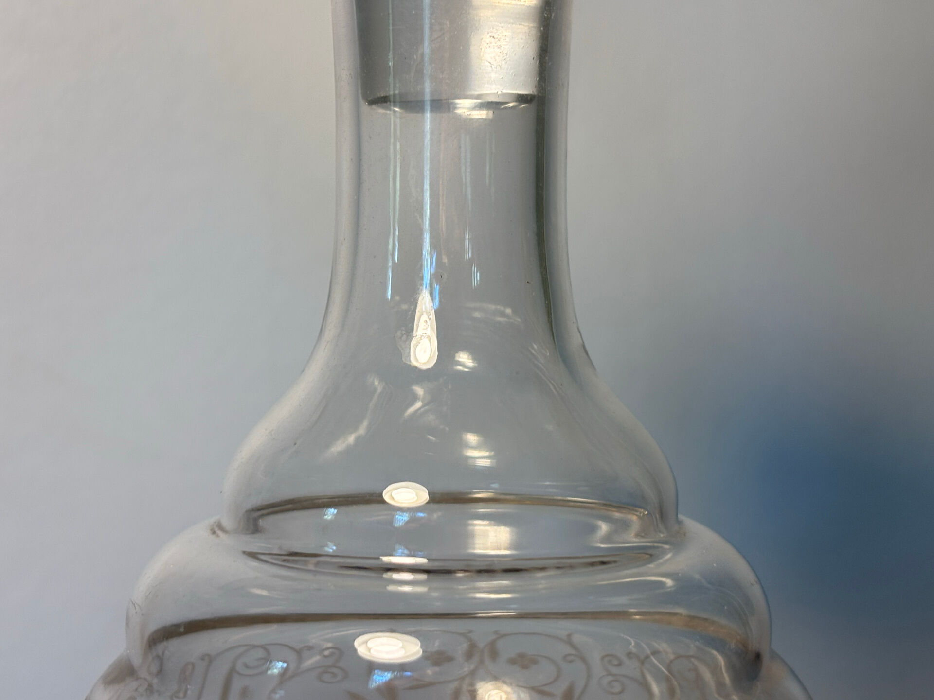 Carafe Baccarat signée