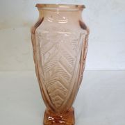 Vase en verre soufflé rose art déco