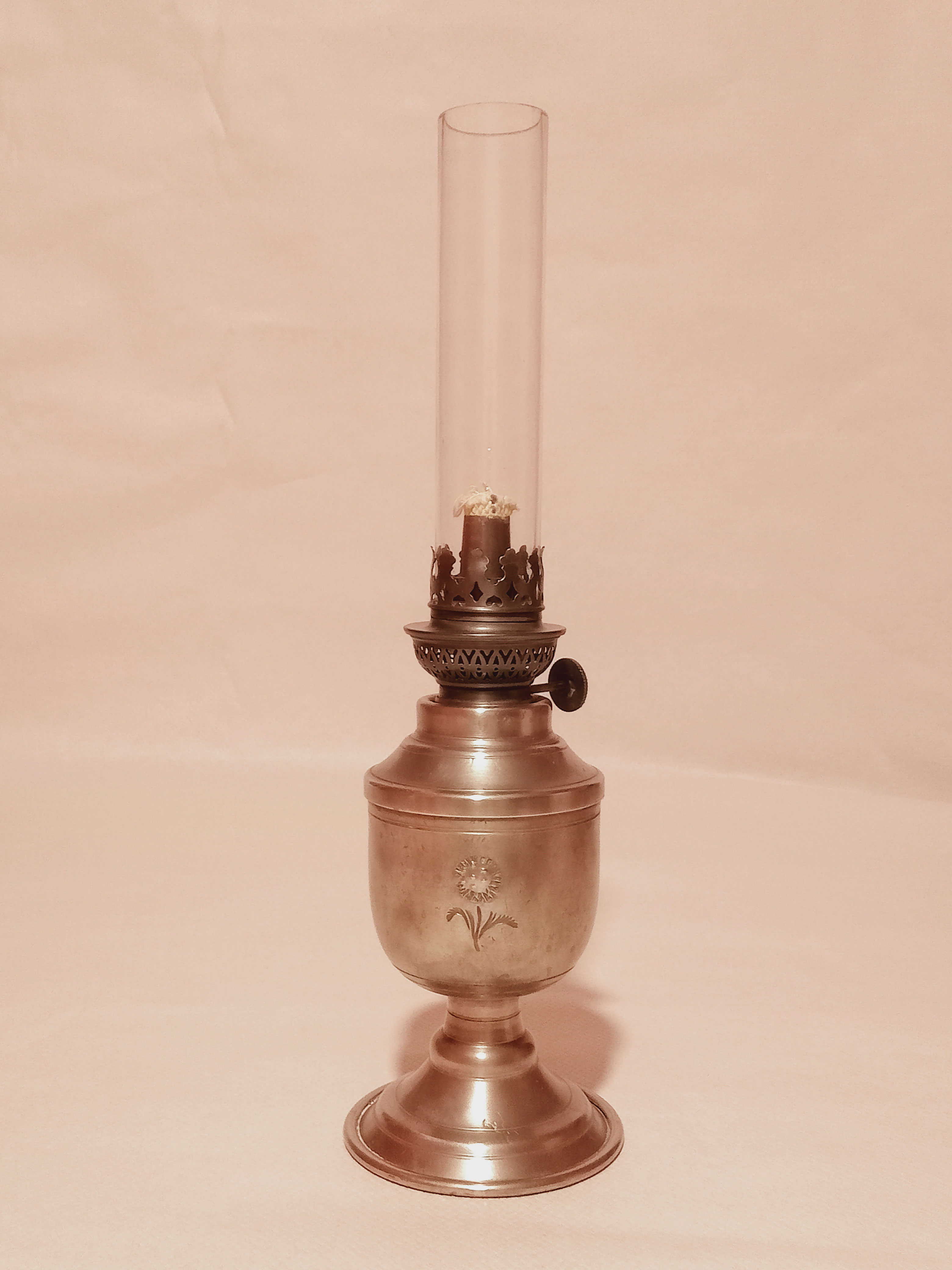 Tin kerosene lamp