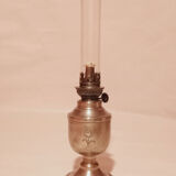Lampe à pétrole en étain
