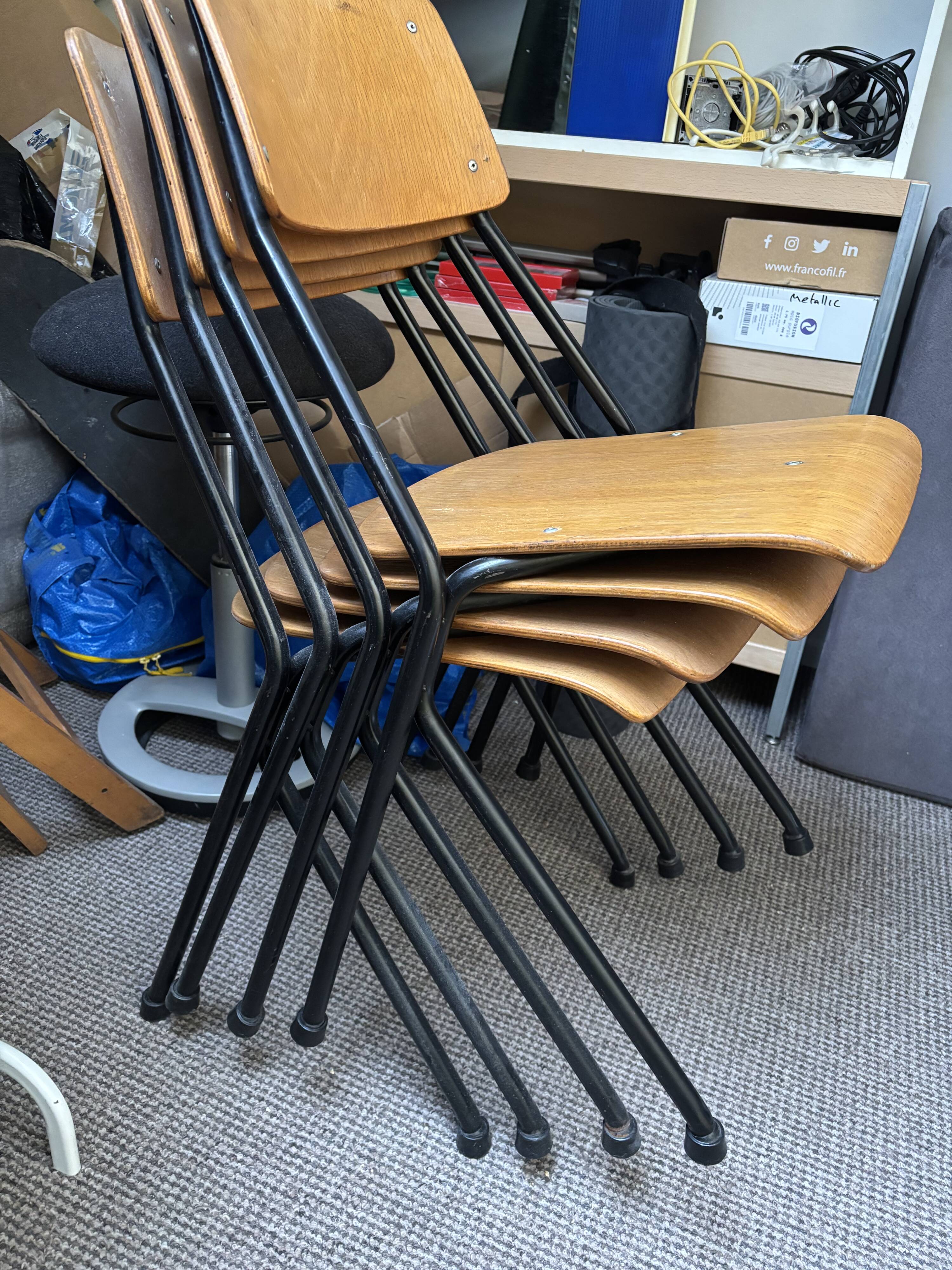 Set of 4 vintage post-modern design chairs