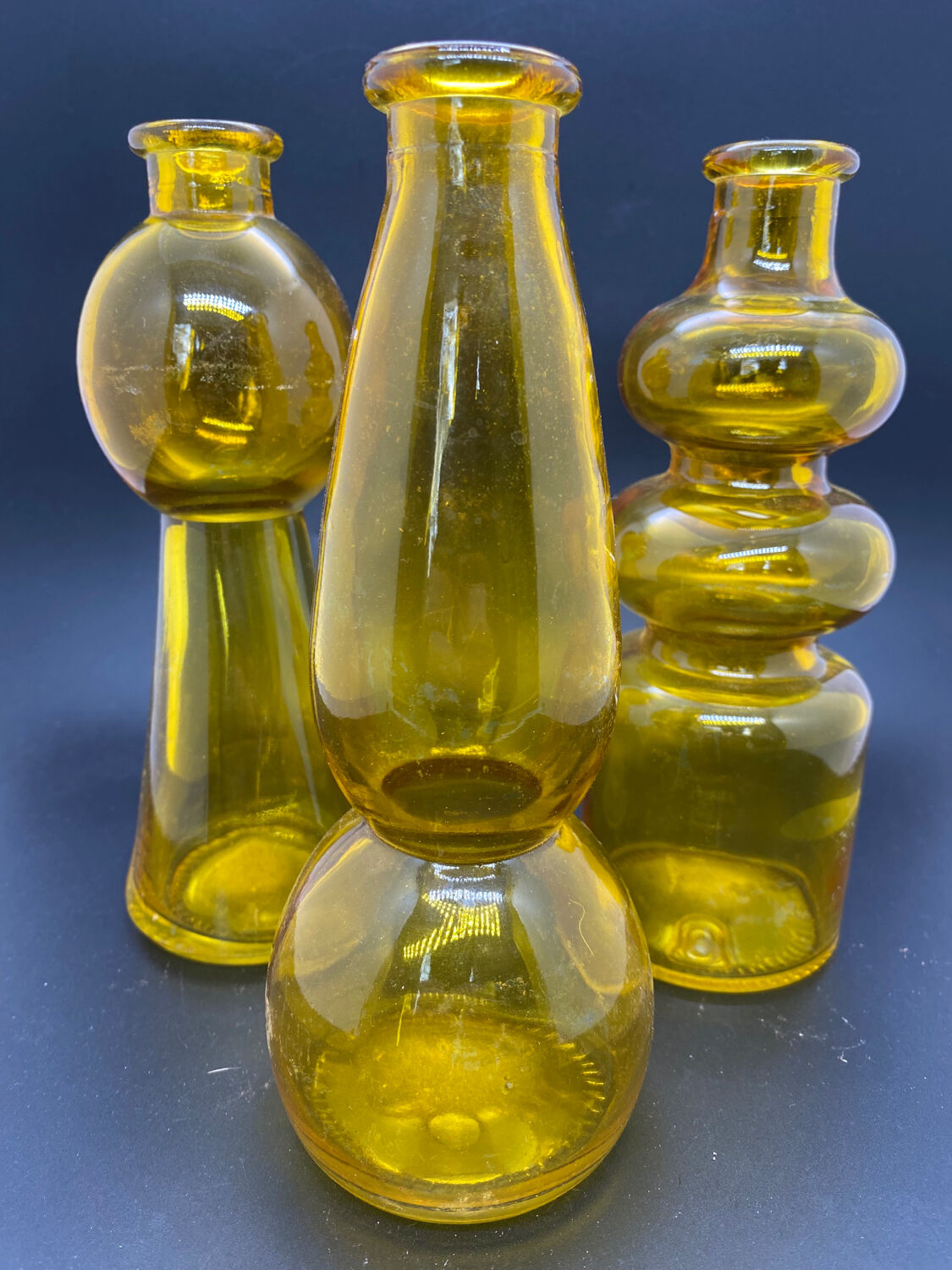 Set of 3 yellow corrugated glass vases