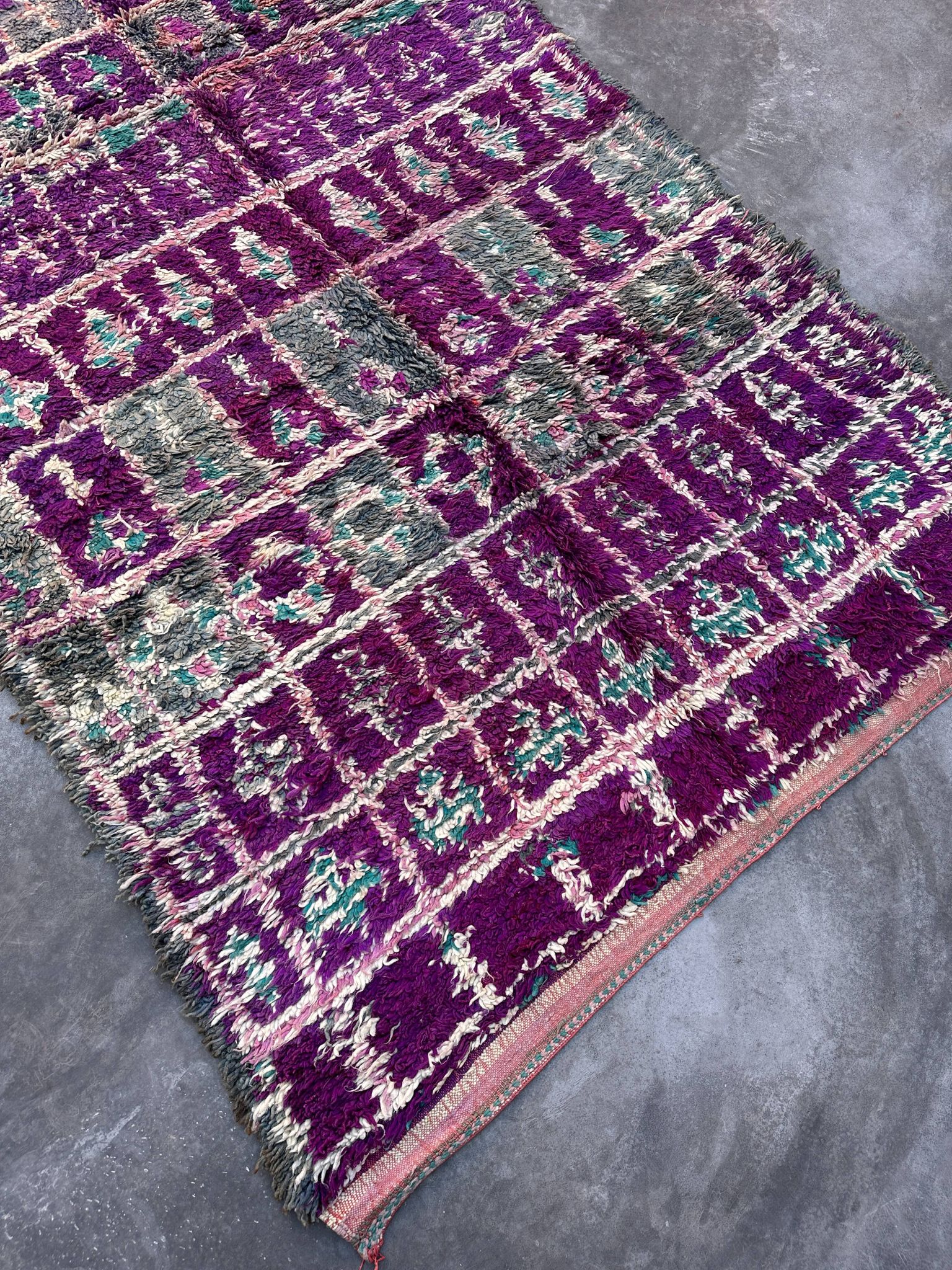 Moroccan Talsint purple rug - 193 x 324 cm