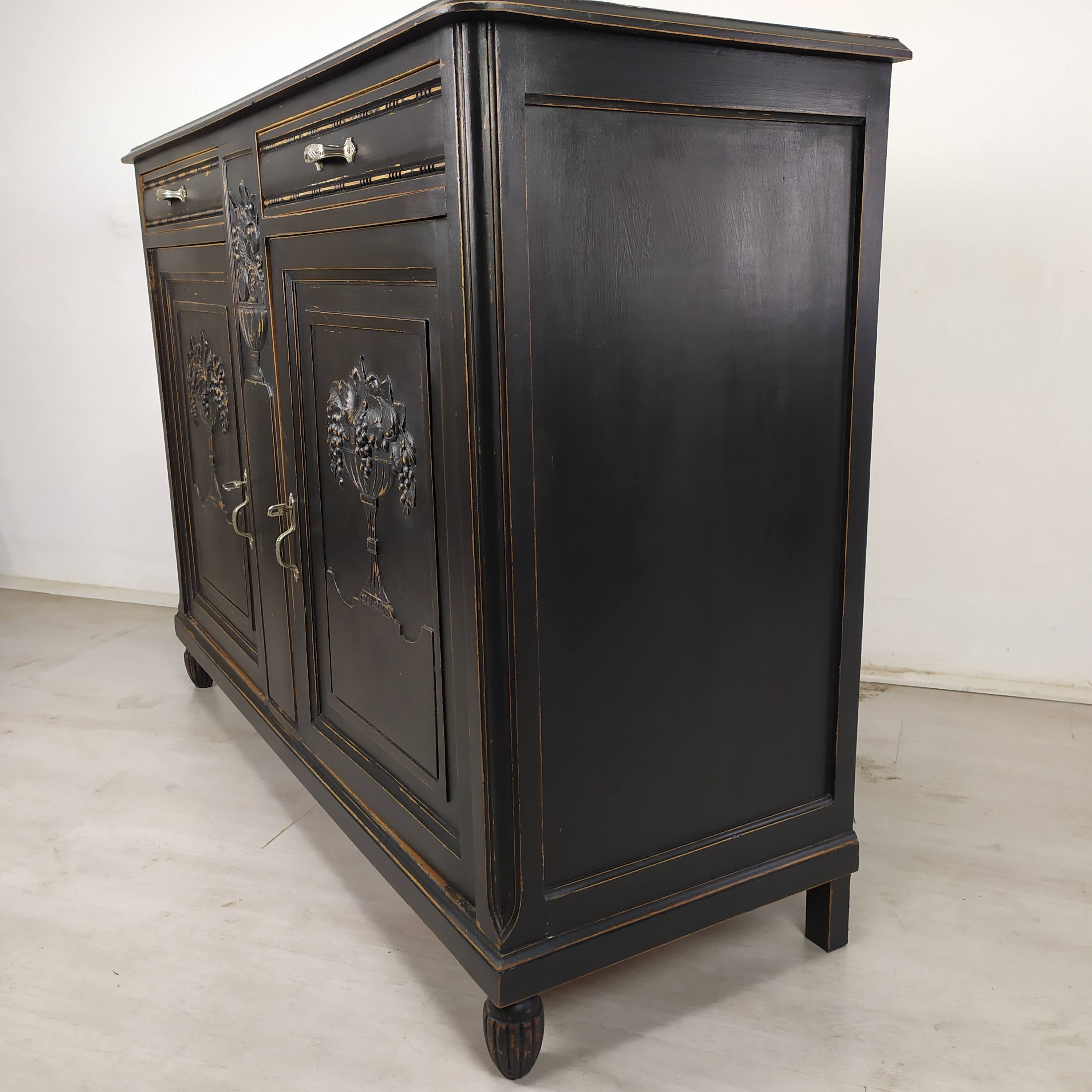 Buffet 1920 patinated black