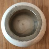 Empty pocket in cracked earthenware François Châtain