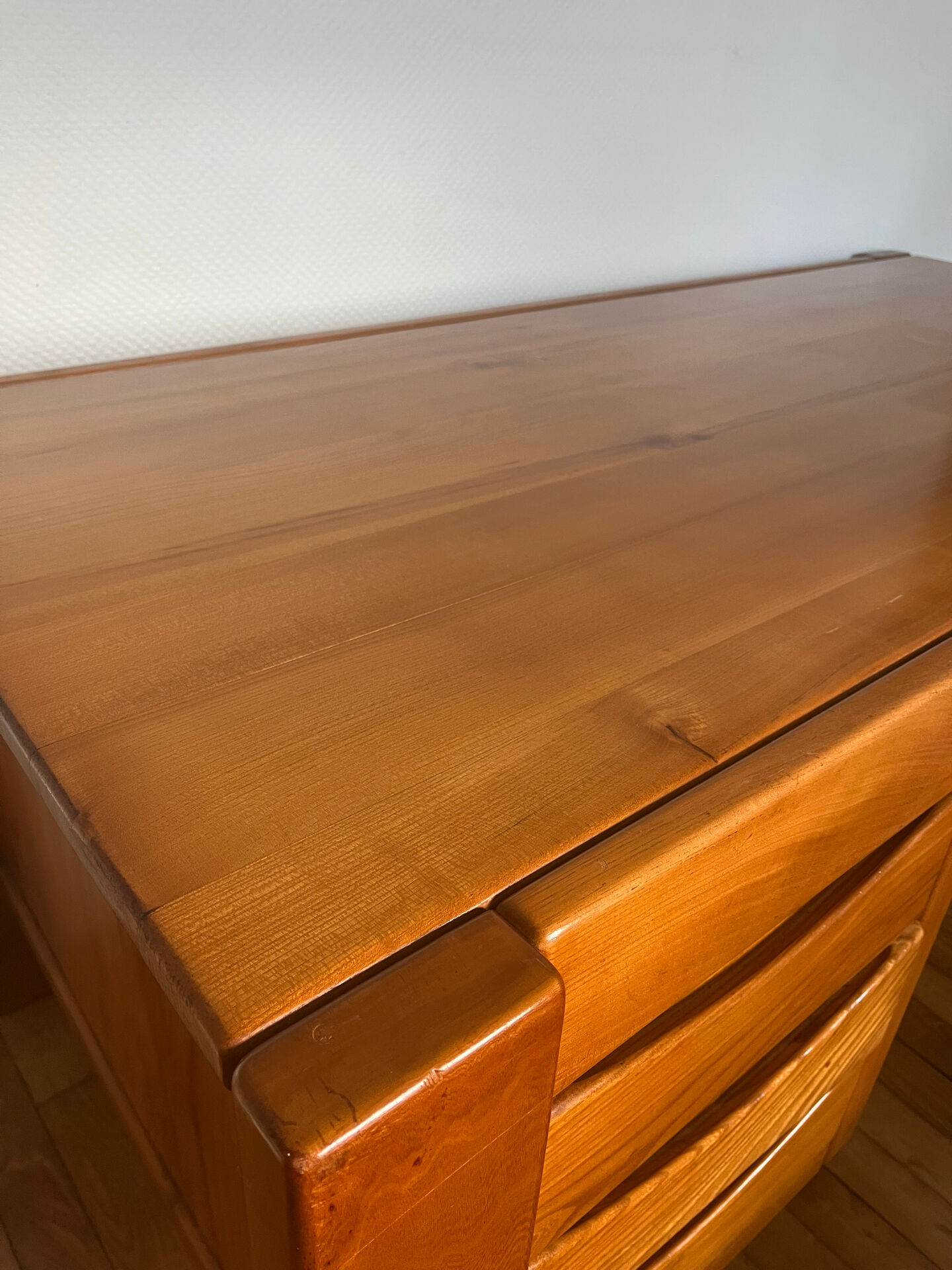 Desk in elm from Maison Regain