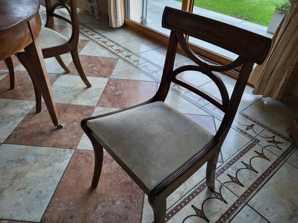 Lot de 6 chaises de Table.  Vente du lot complet