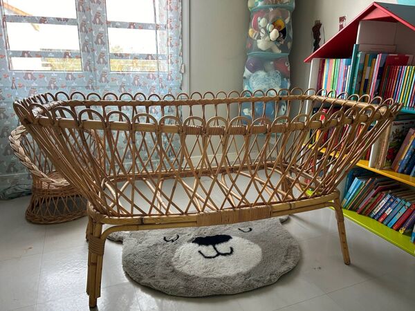 Berceau vintage en rotin