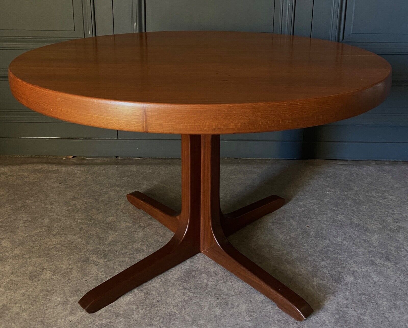 Table Baumann scandinave ronde 1970 rallonges a systeme 4 à 8 personnes