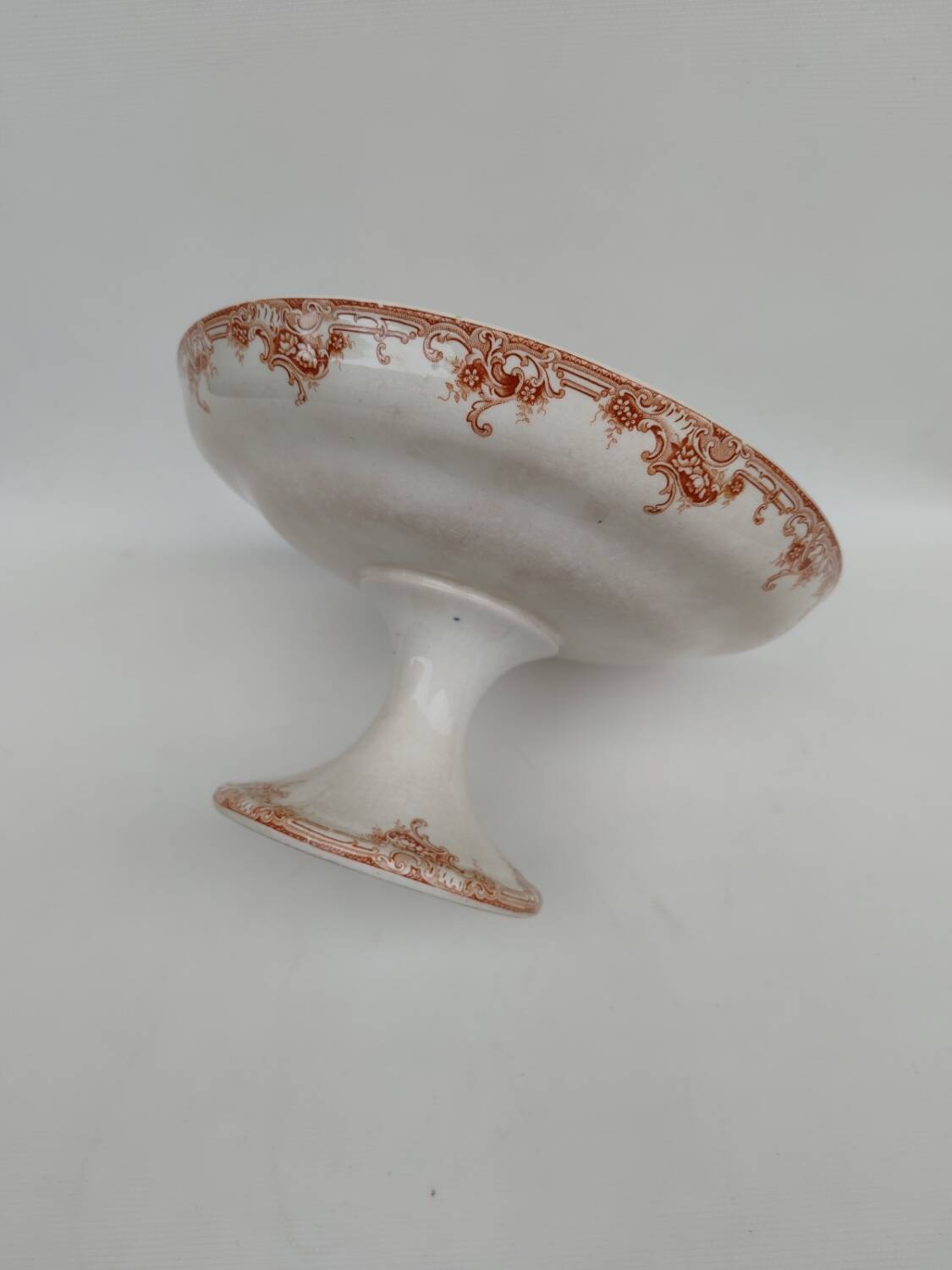 Earthenware bowl on pedestal by Boch Frères, iron earth, circa 1900.