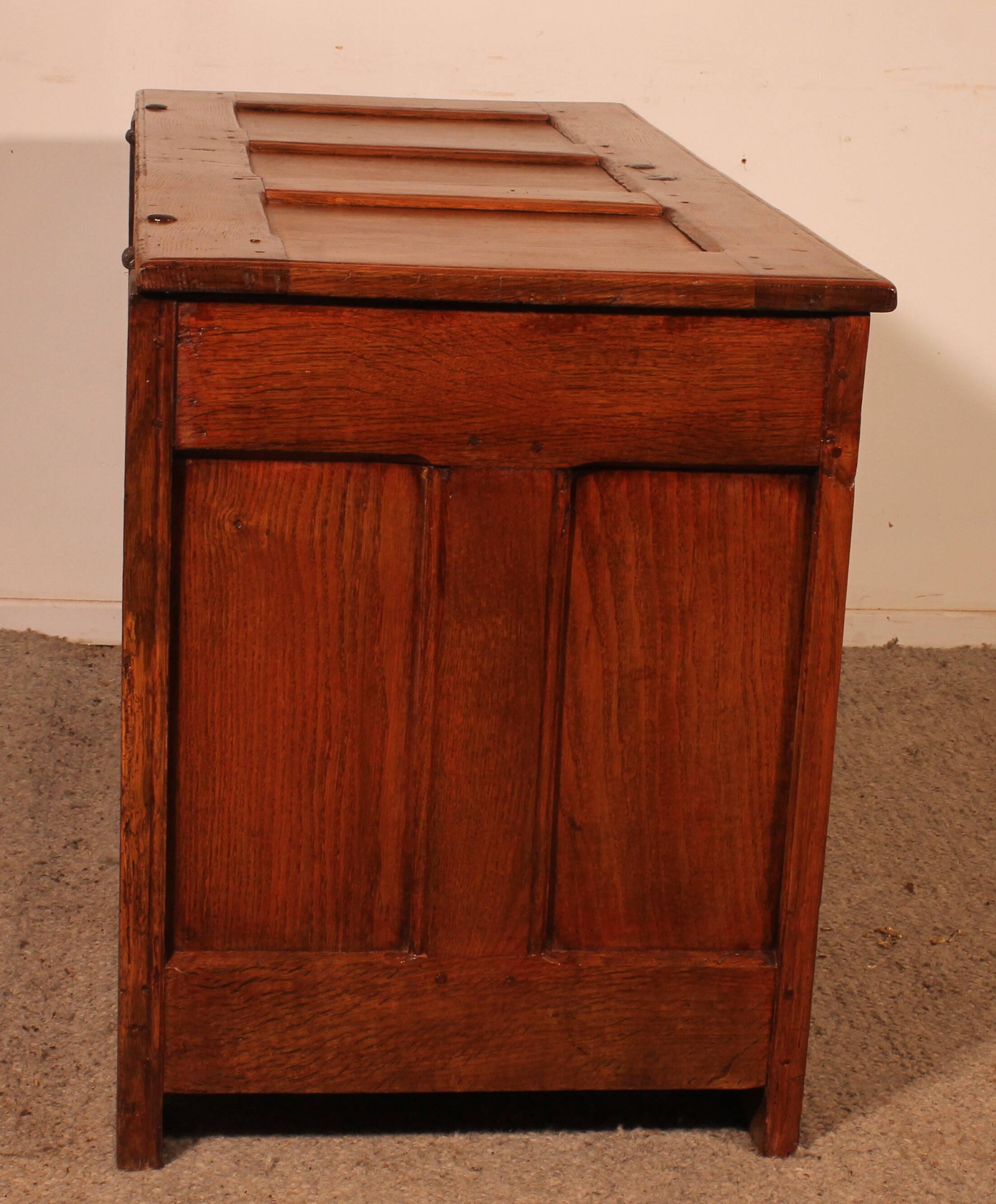 Coffre Renaissance En Chêne -17° Siècle