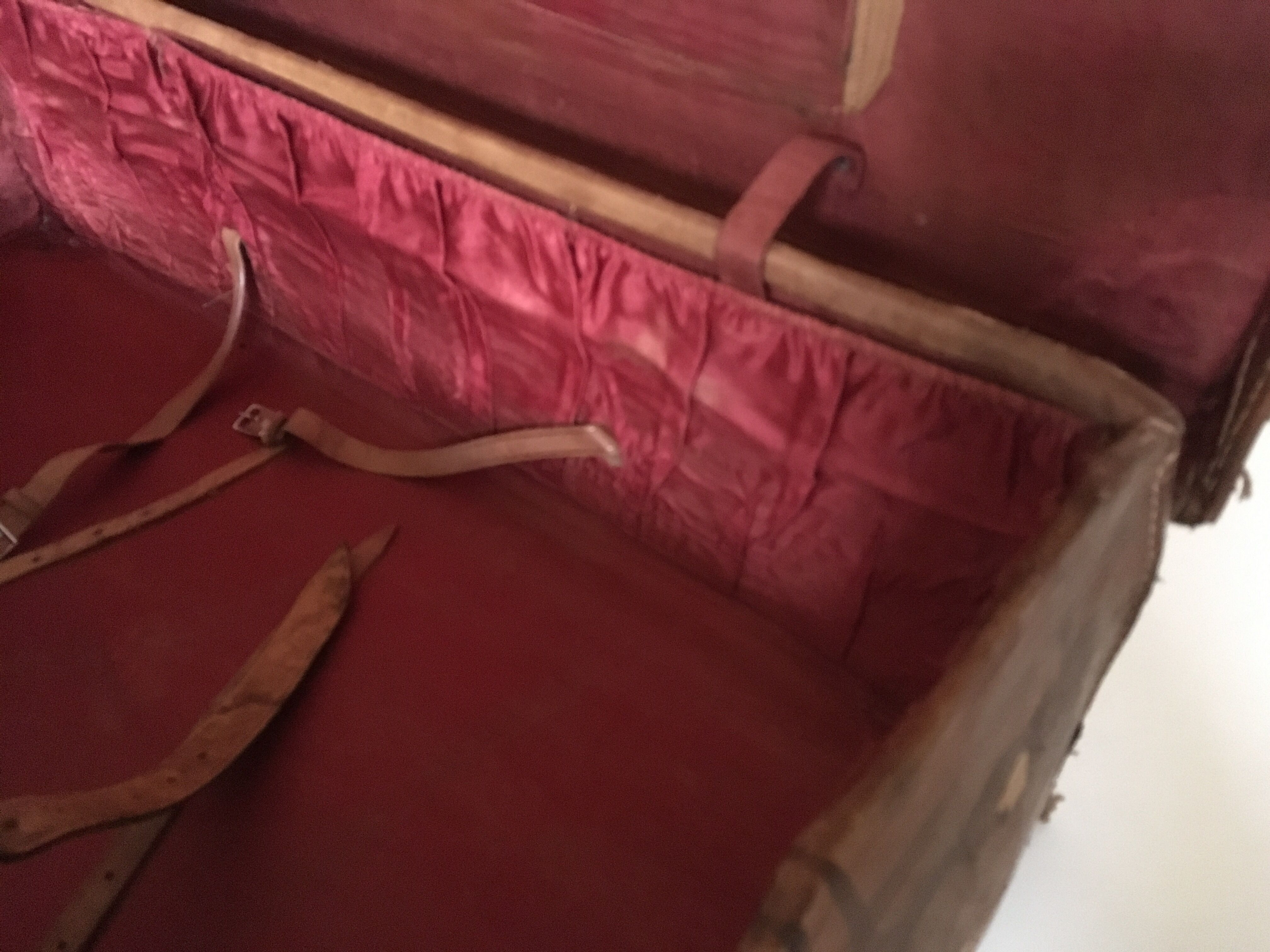 suitcase of leather with labels of palaces