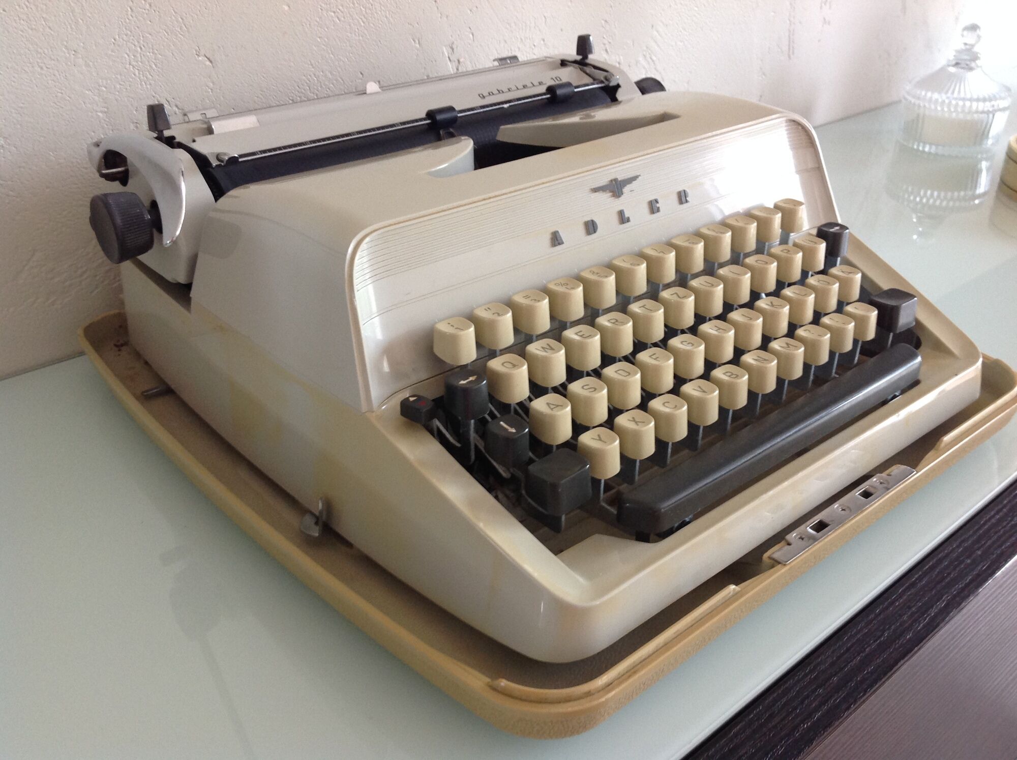 Triumph Gabriele 10 typewriting 1970