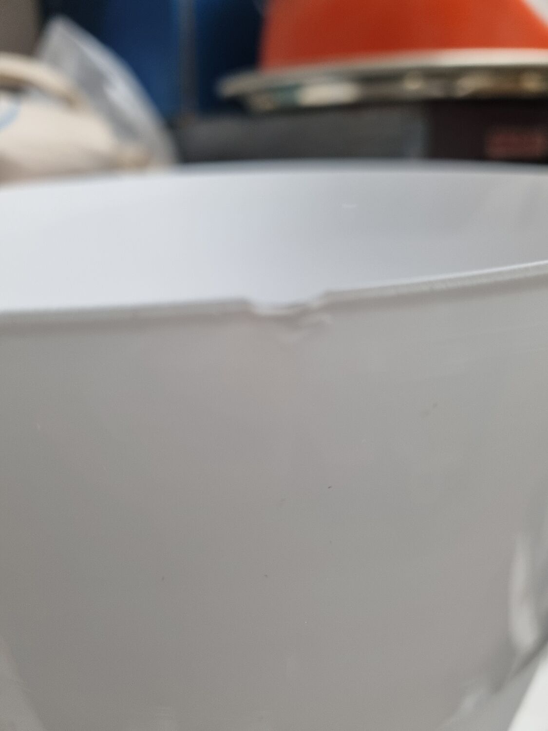 White opaline suspension