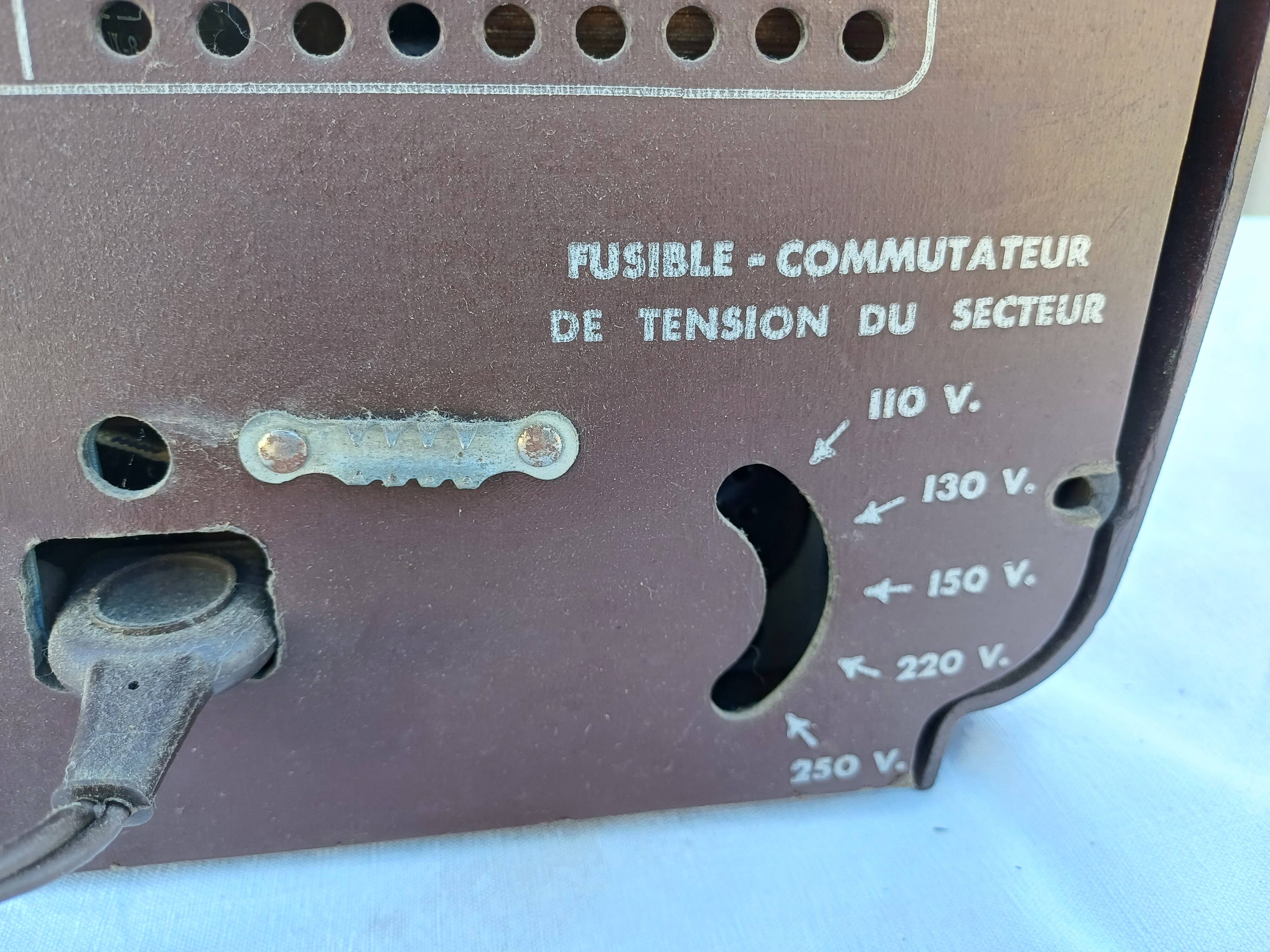 Radio Bakelite Sonora Excellence 302