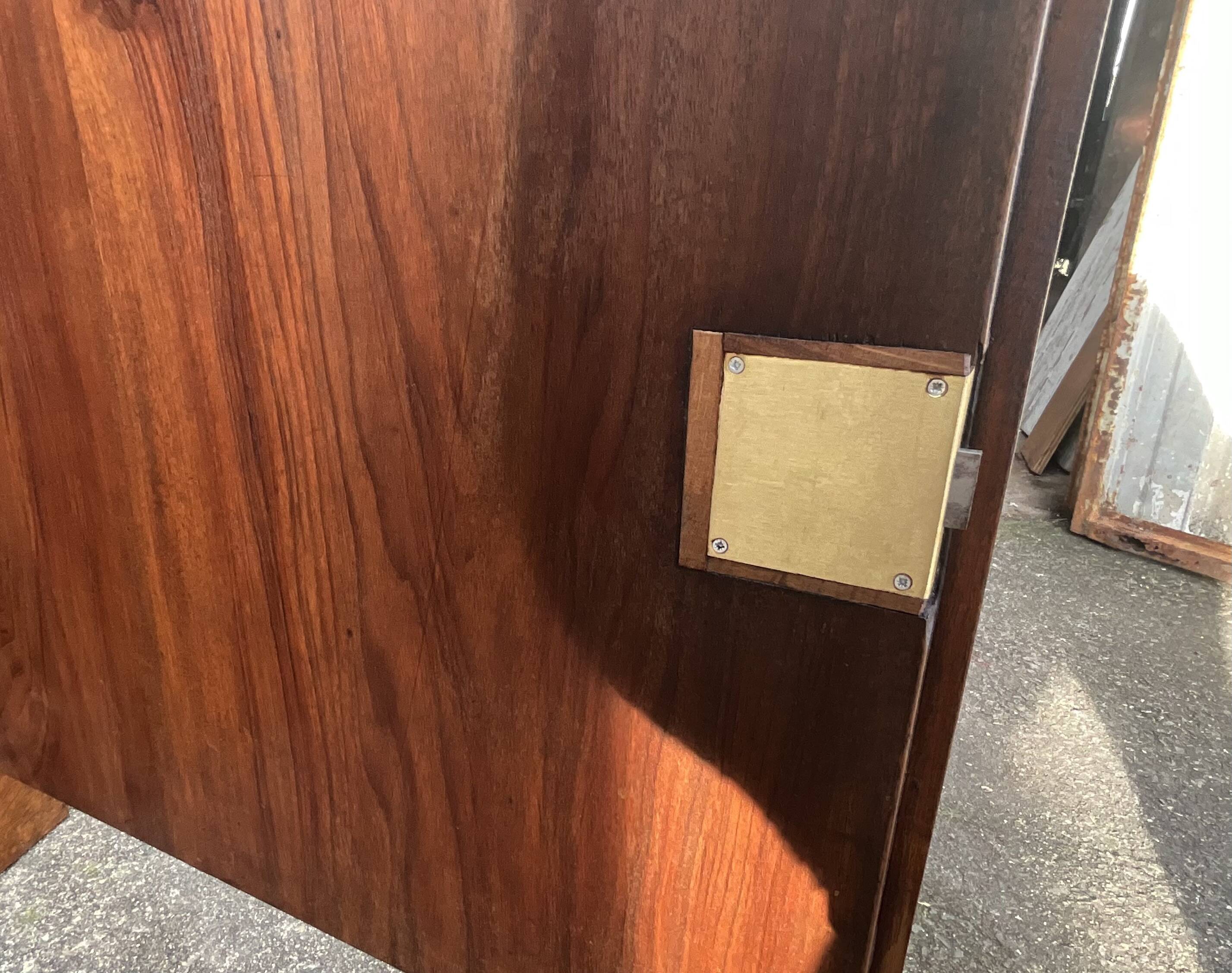 Saint-Hubert Sideboard in Burr Walnut, Late 19th Century