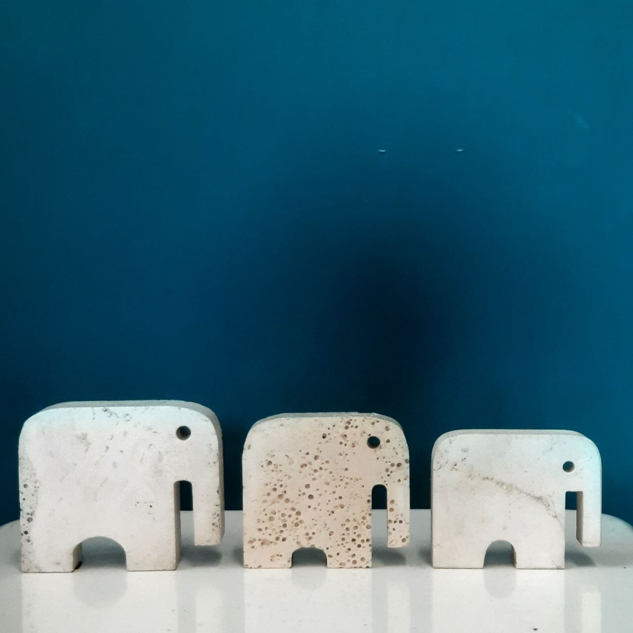 Three elephant statuettes travertine paperweight - Fratelli Mannelli made in Italy - vintage