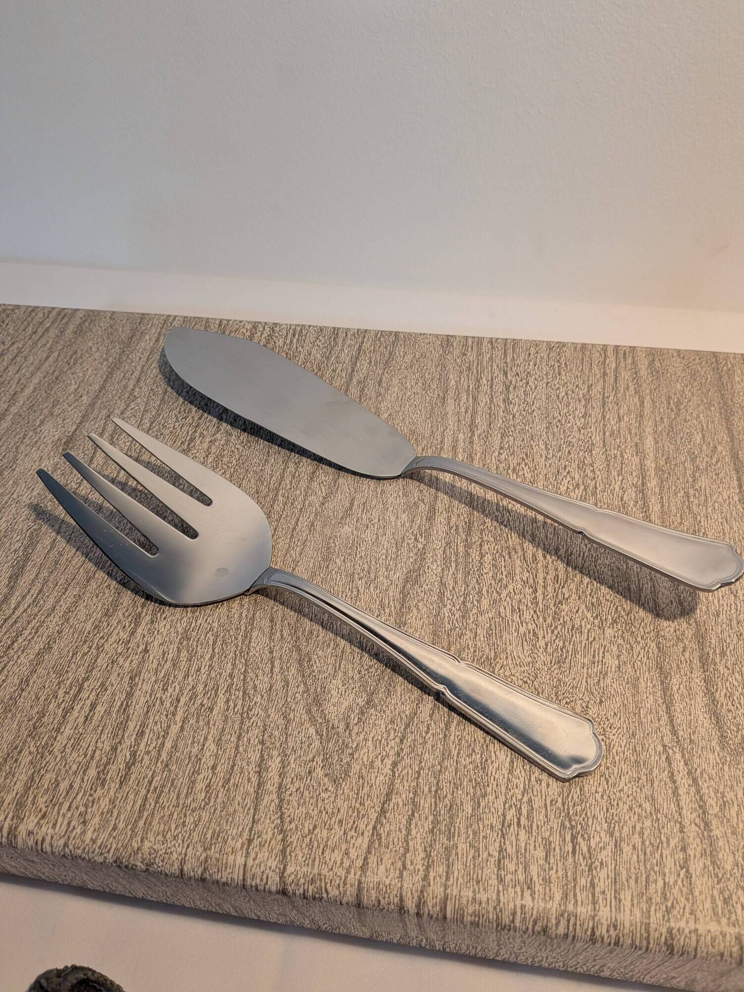 Vintage 26-piece stainless steel cutlery set with case – À La Ménagère