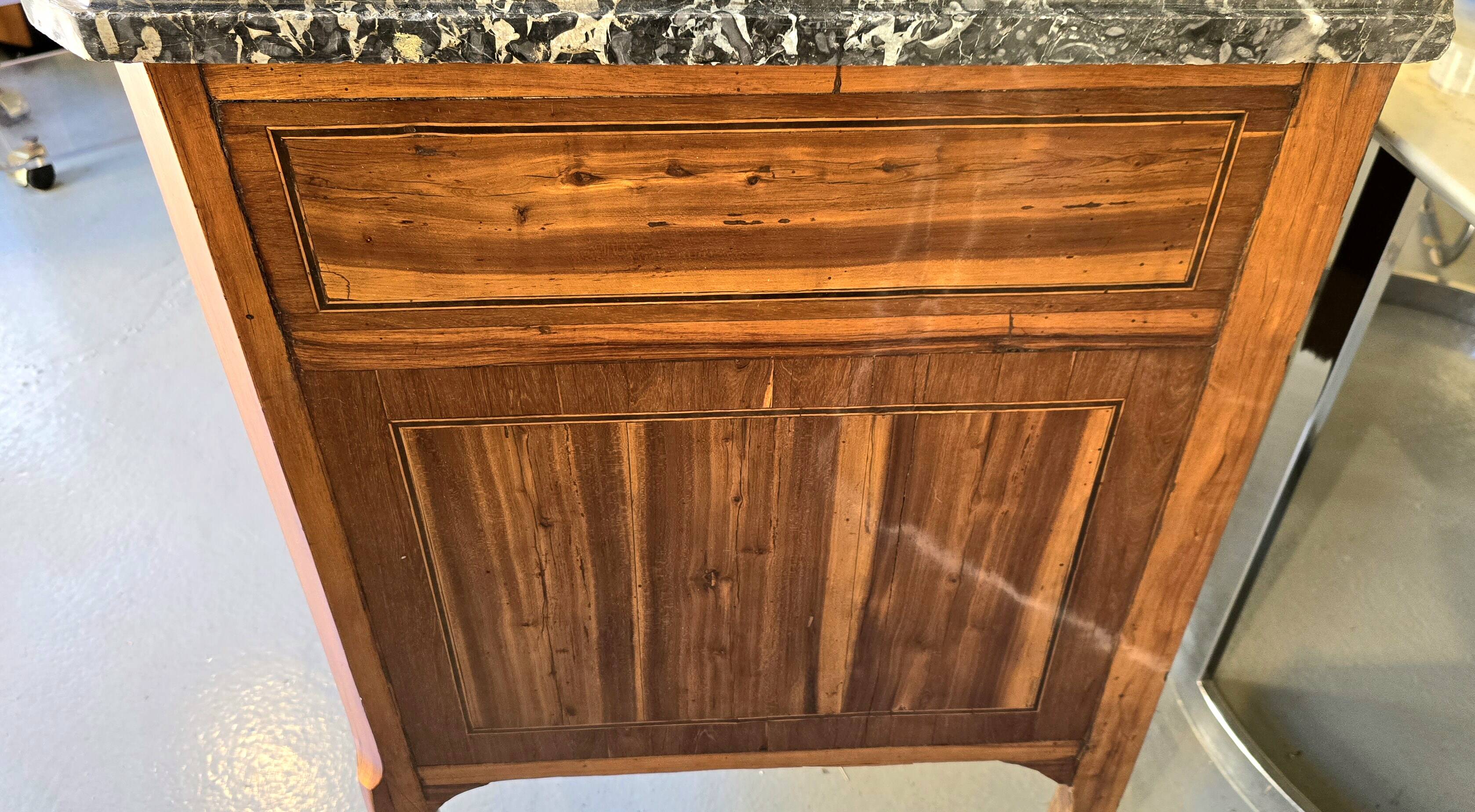 Commode d’époque Transition, milieu du XVIIIᵉ siècle