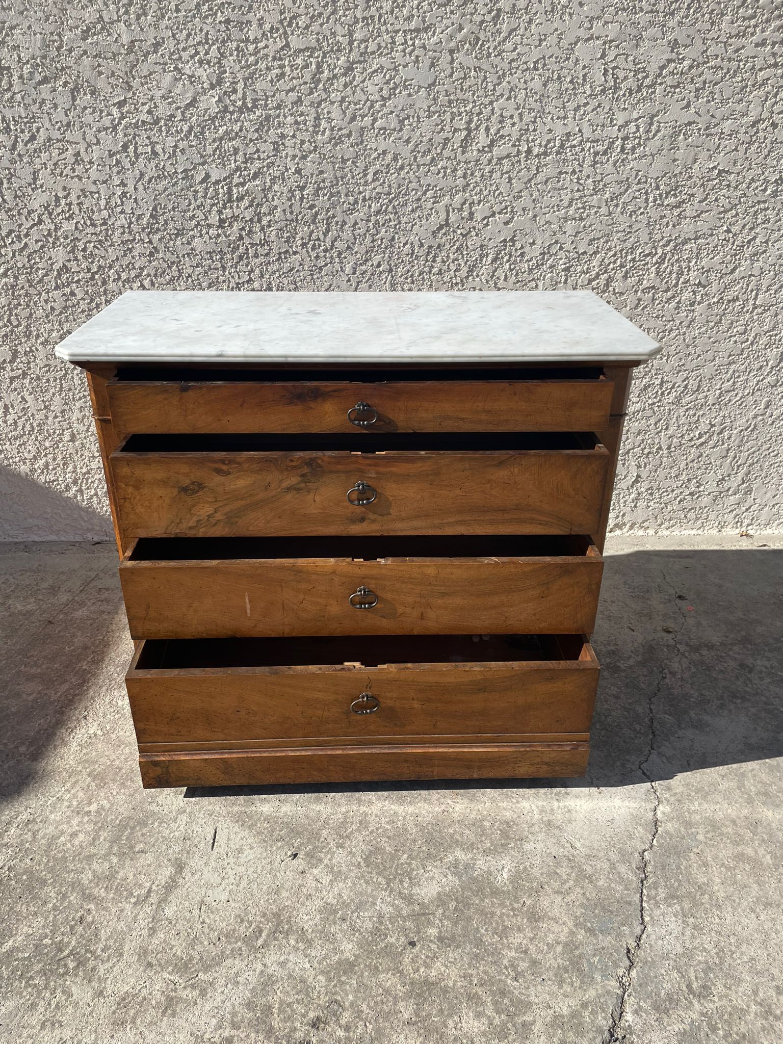 Chest of drawers marble top