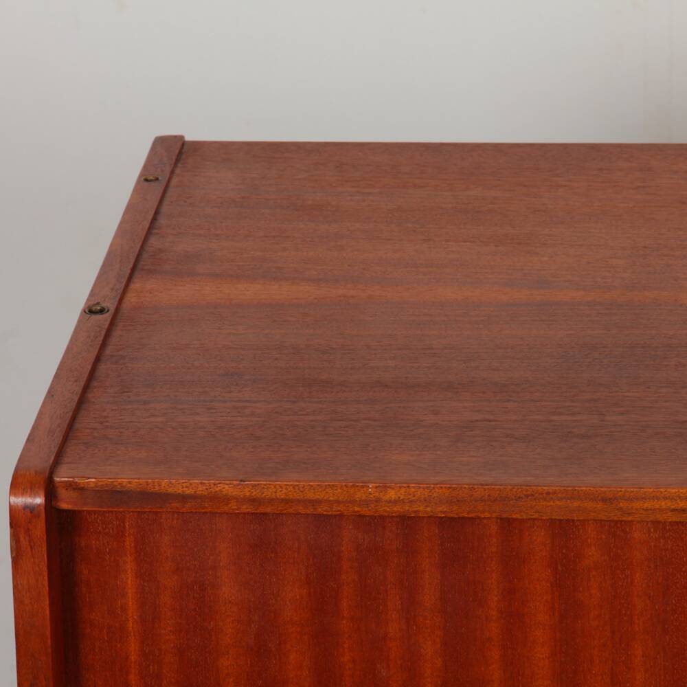 Commode en placage acajou dessinée par Jiri Jiroutek, modèle U-452, 1960