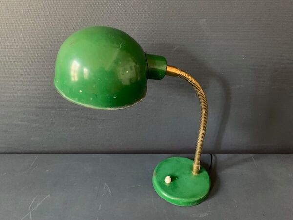 Lampe ancienne en métal émaillé vert, 1940
