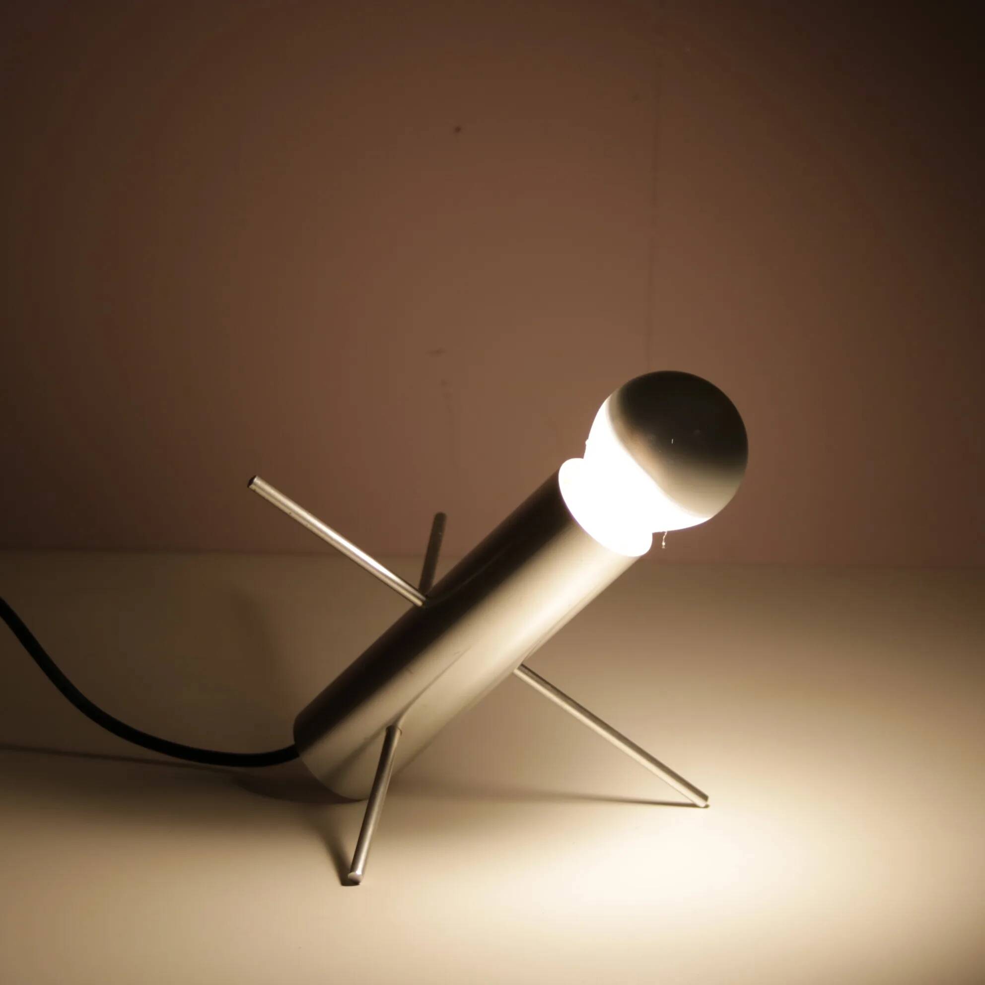 Lampe de table « Krekel » des années 1960, conçue par Otto Wasch pour Raak (Pays-Bas).