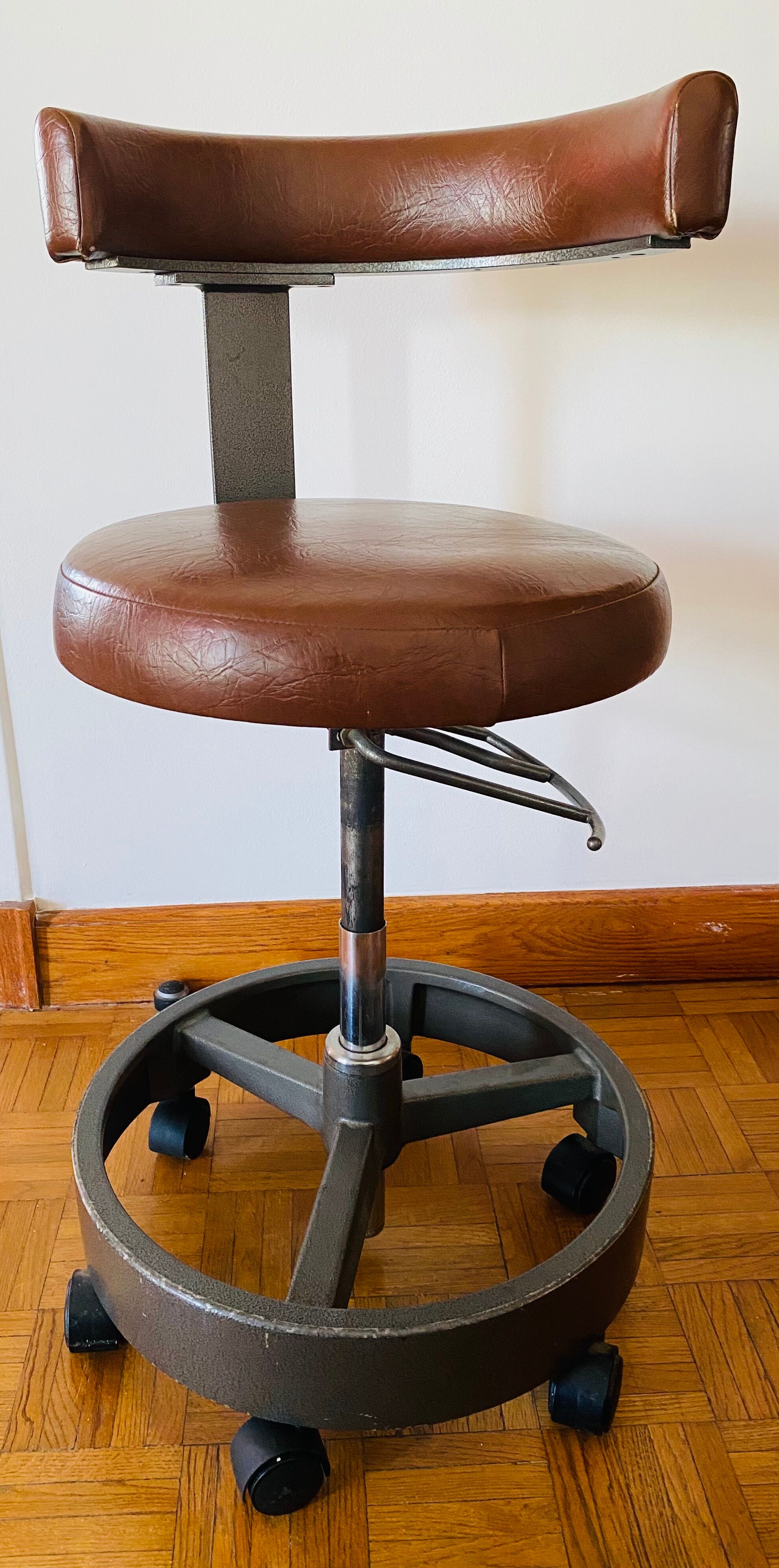 Swivel chair