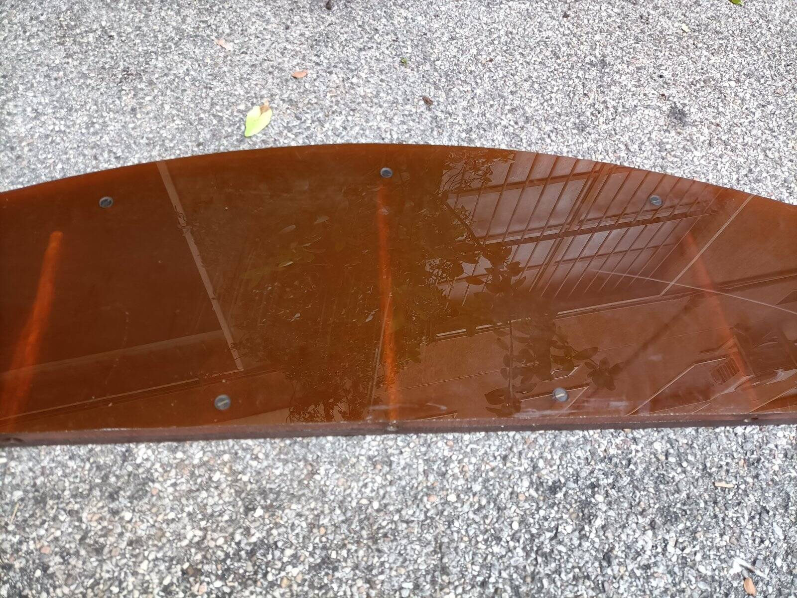 Étagère de console en verre acrylique orange, années 1970