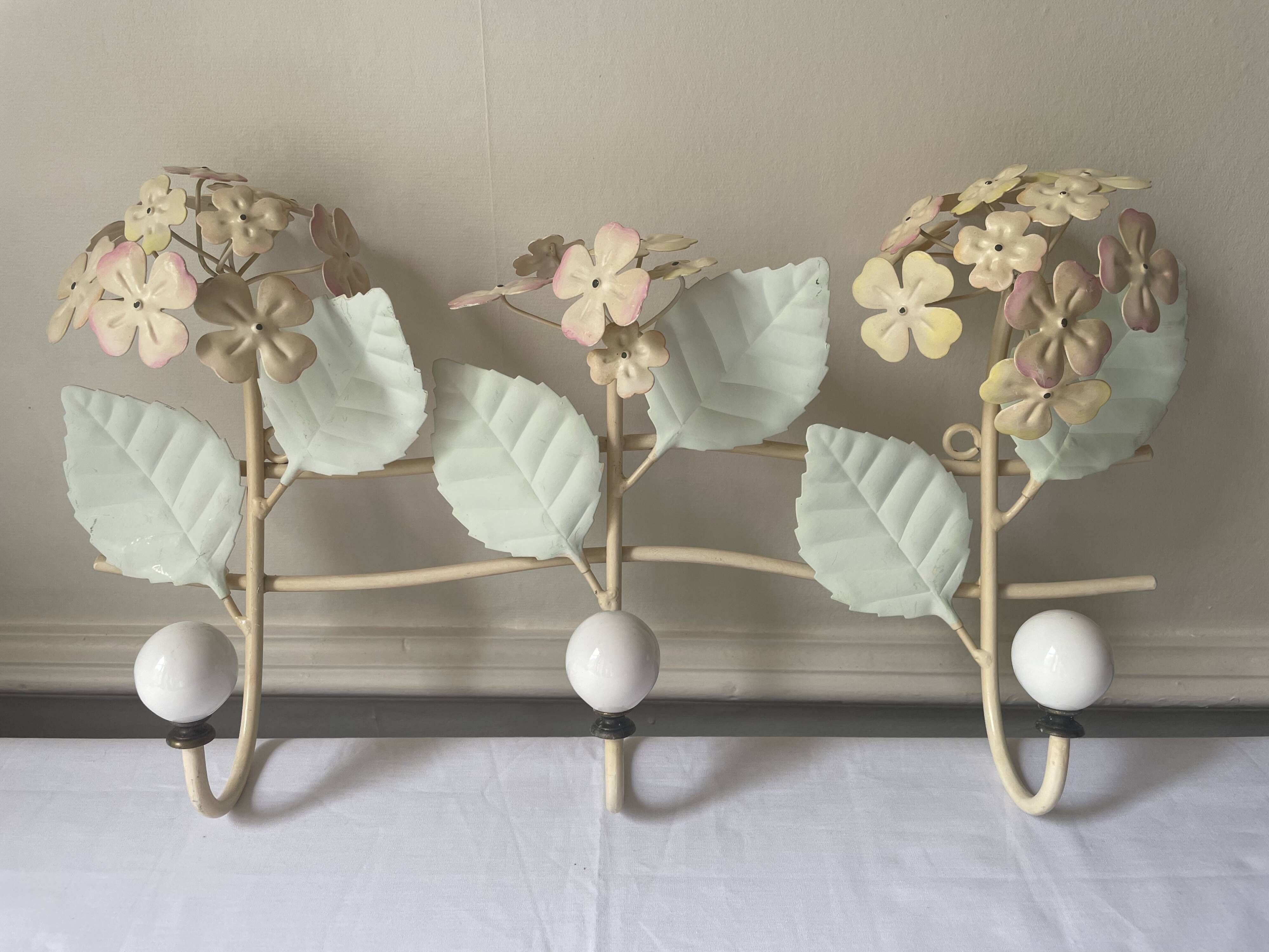 Hydrangea coat rack