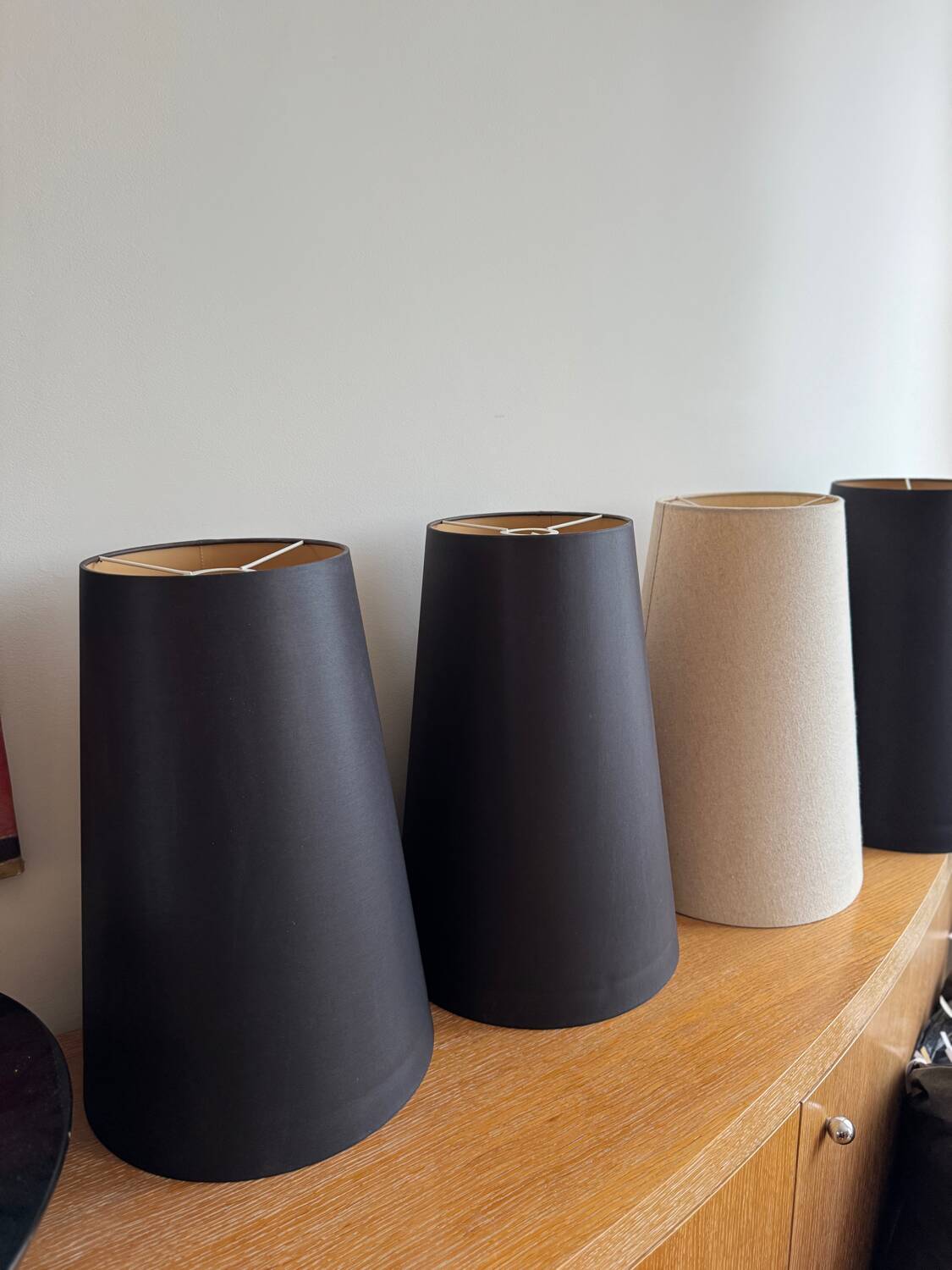 Set of 4 fabric cone lampshades – black and beige