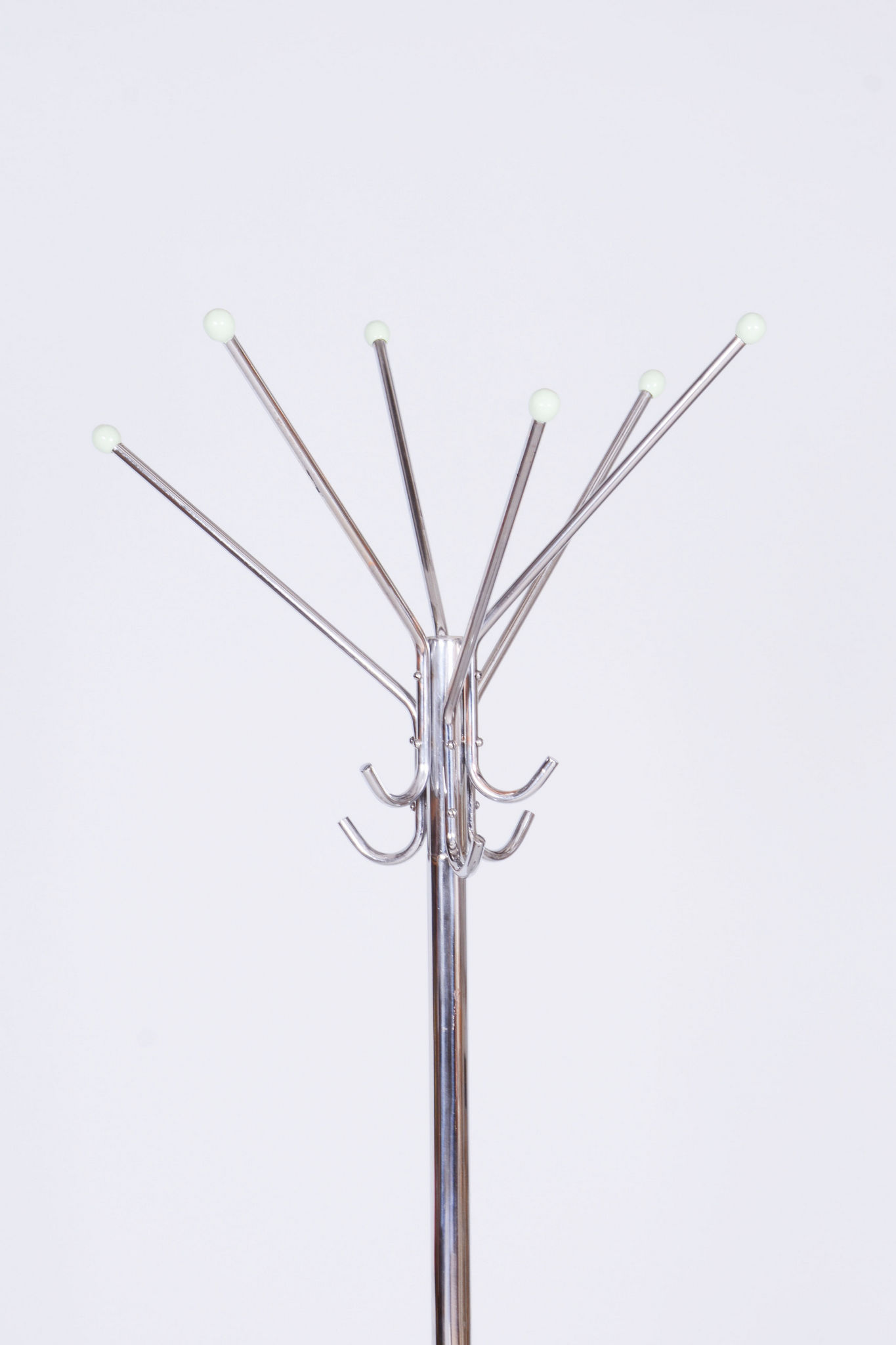 Portemanteau Bauhaus restauré, acier chromé, Tchéquie, années 1930