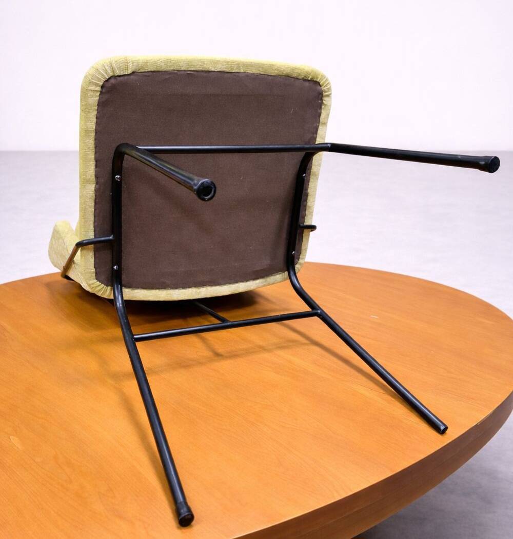 Chaise vintage années 50 en métal noir et tissu vert amande