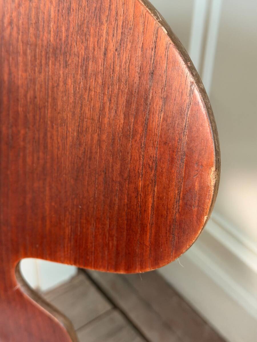 Arne Jacobsen for Fritz Hansen, "Ant" chair, model 3100, first version with three legs.