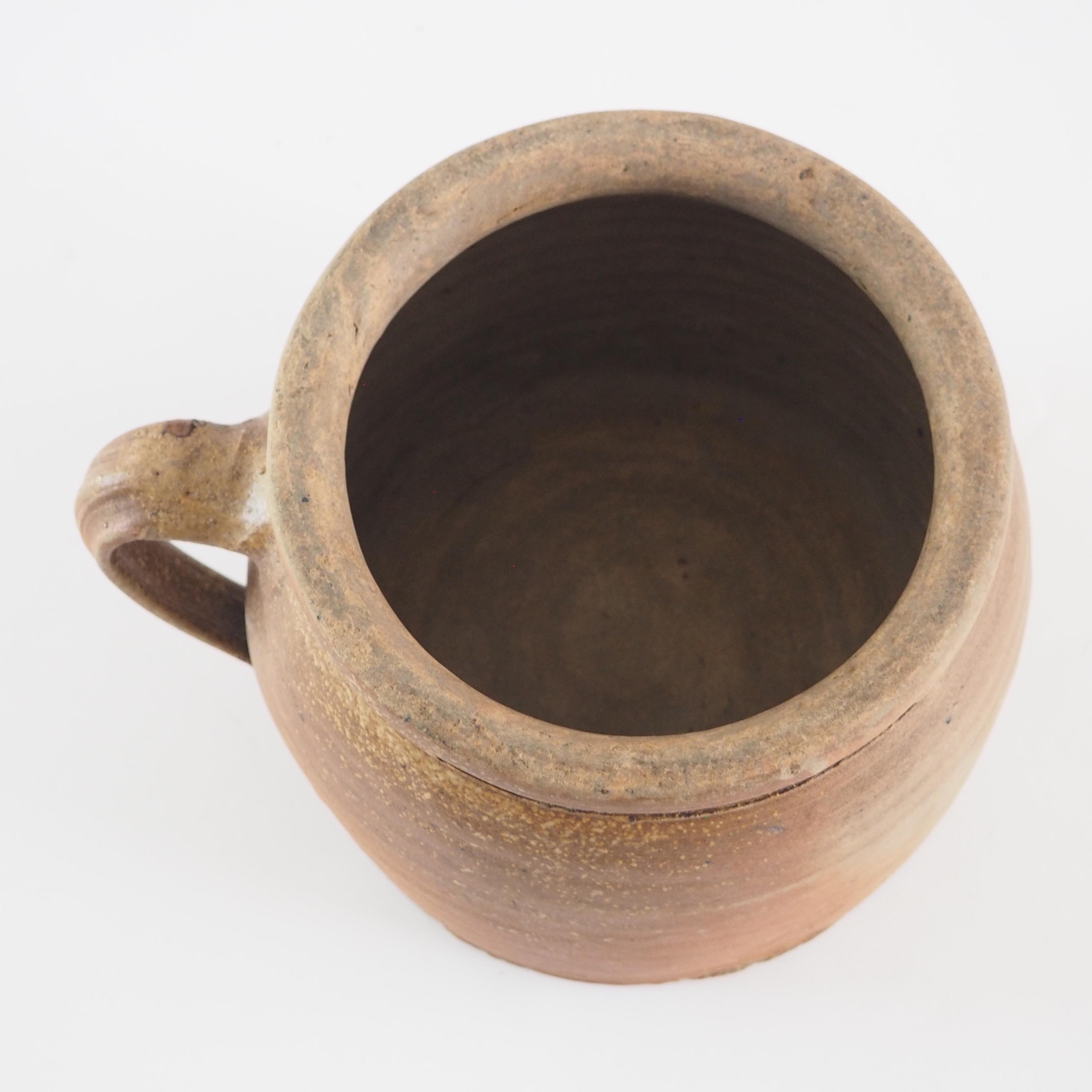 Old handle pot