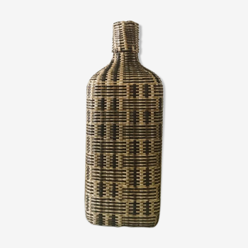 Bottle braided in wicker