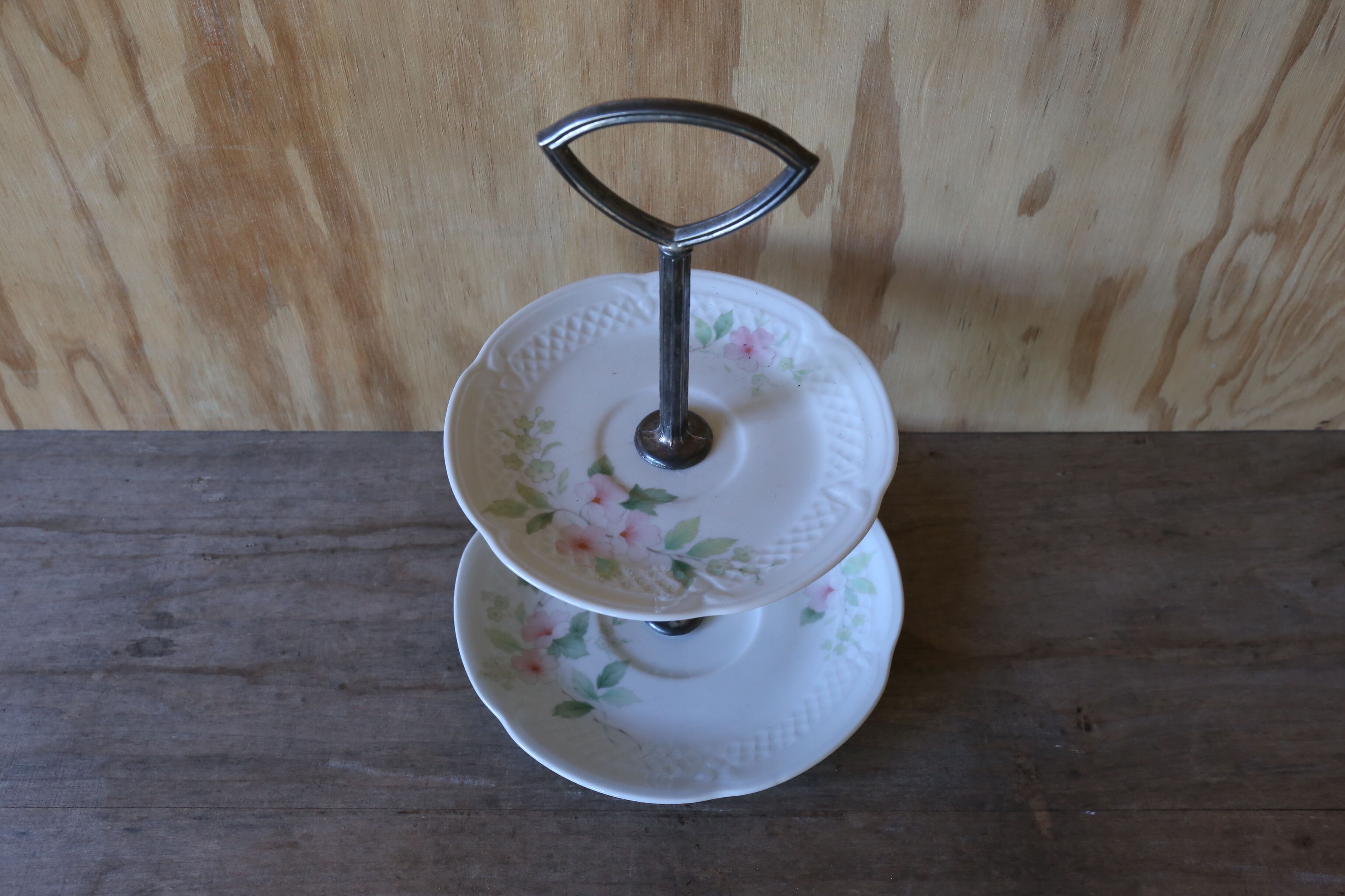 Vintage porcelain-floored dish