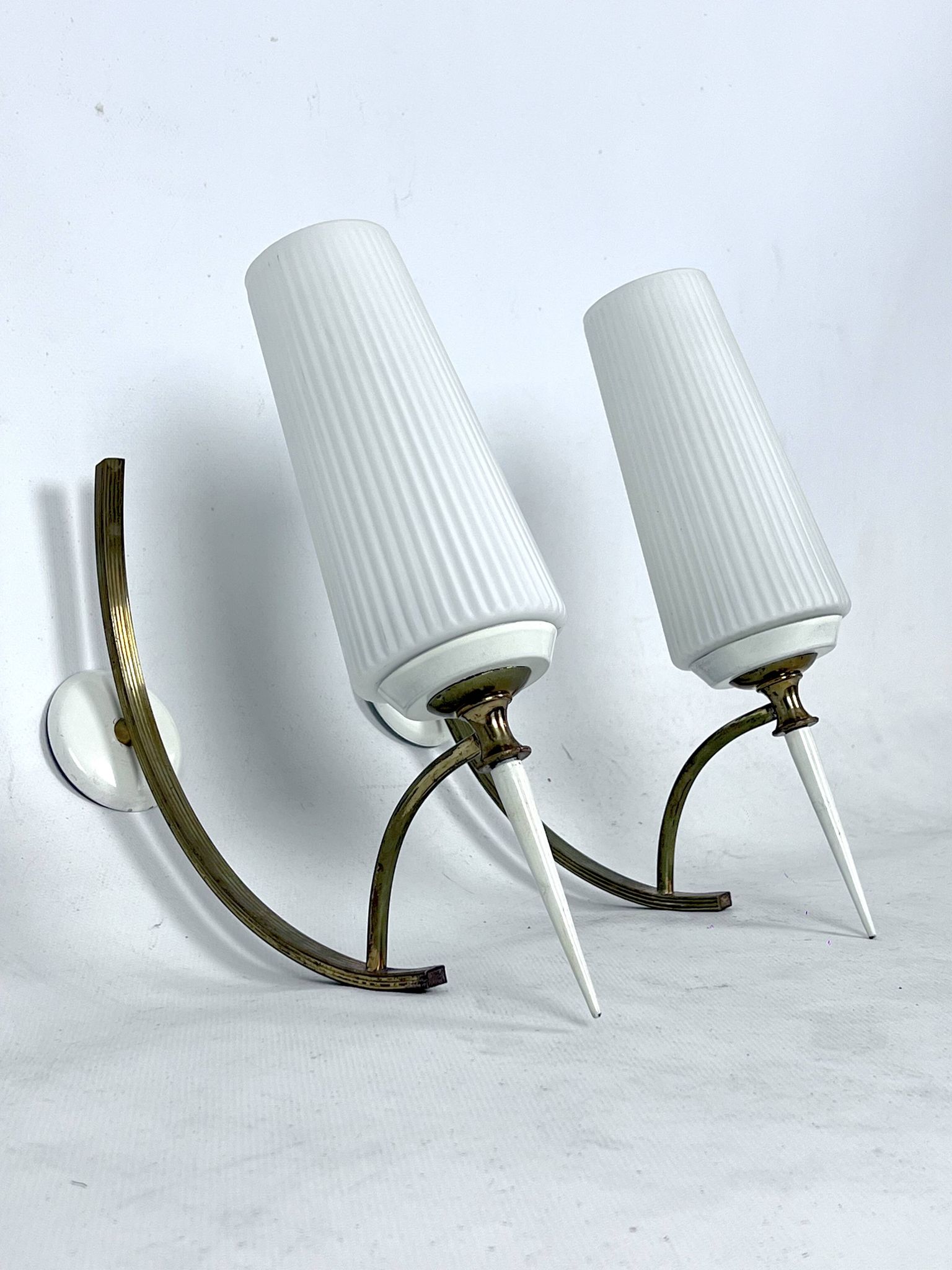 Mid-Century Italian pair of sconces in brass and opaline glass
