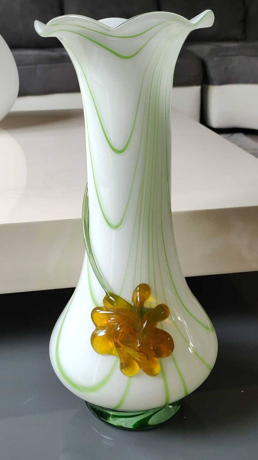 Large Venetian Vase in blown Art glass/Murano. Embossed amber-colored floral pattern. High 35 cm