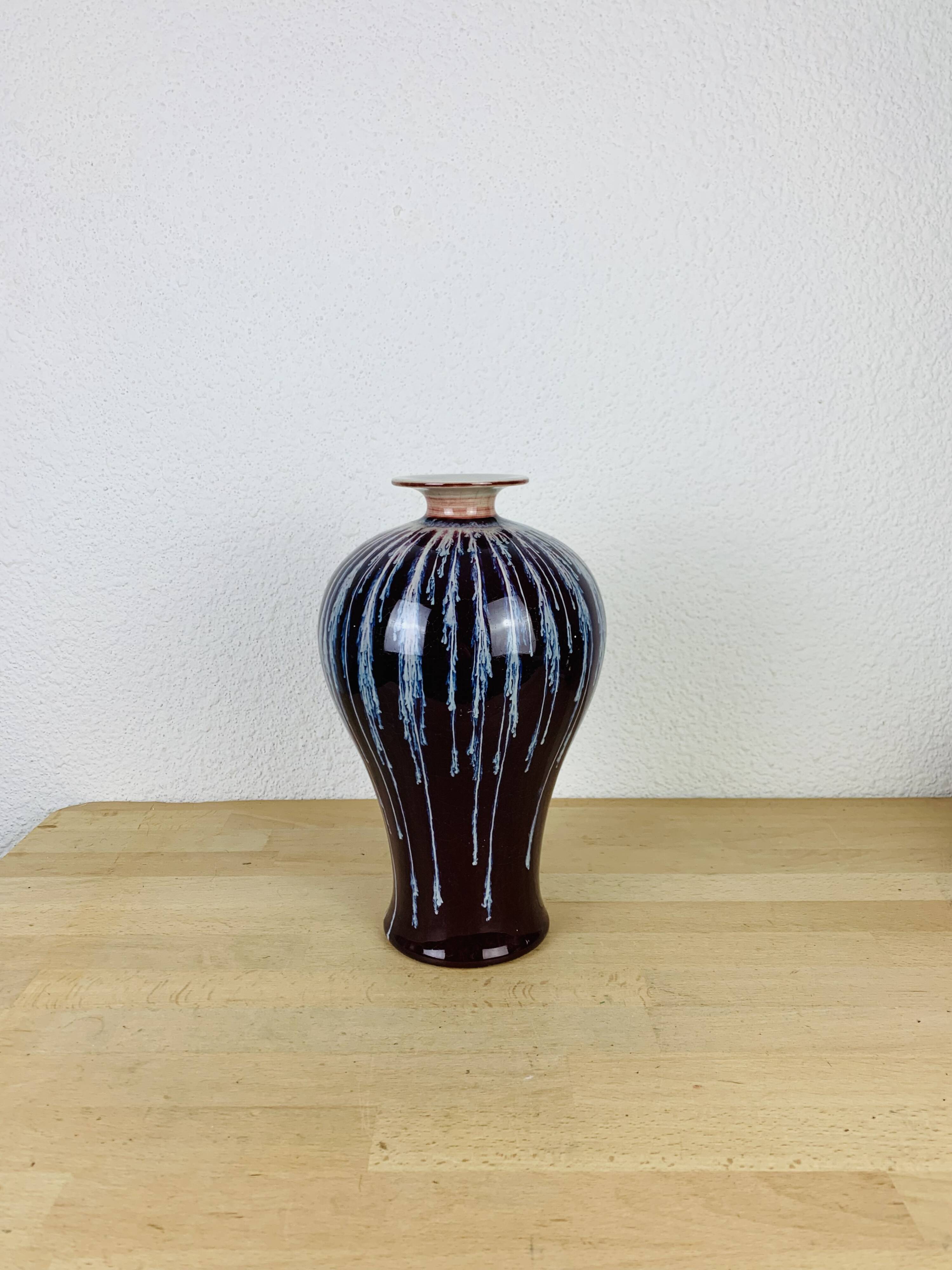 Chinese porcelain ox blood vase 29 cm