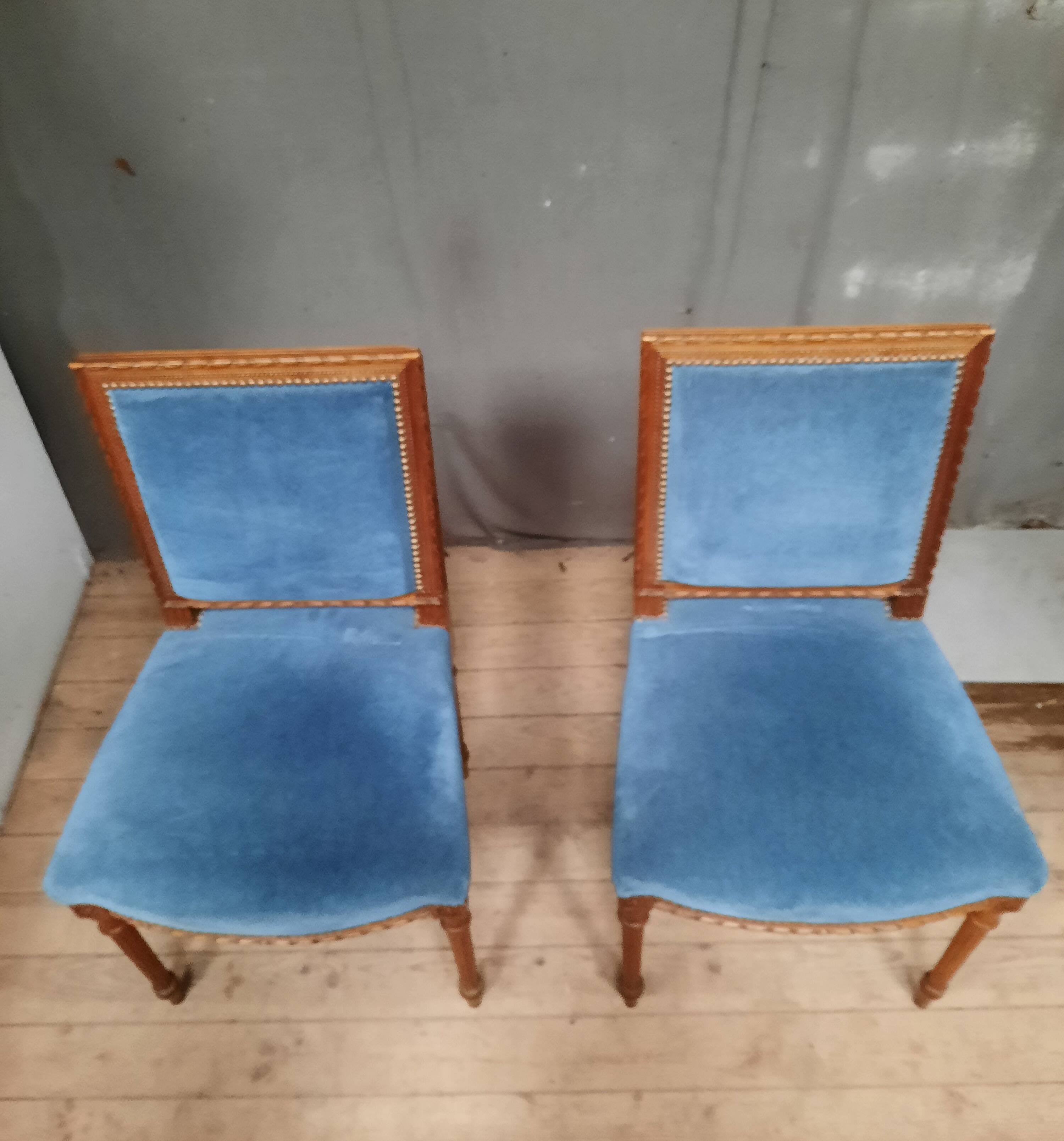 Paire de chaise style louis XVI